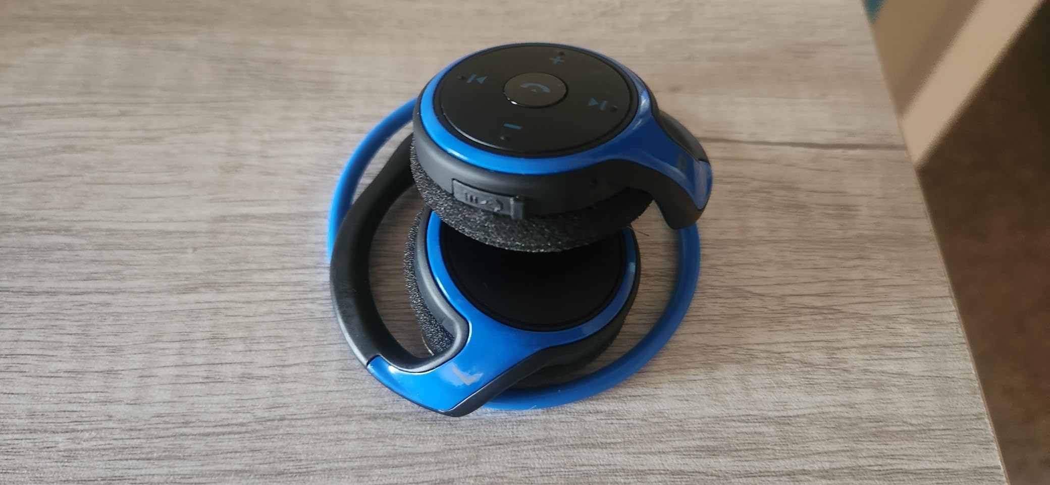 Small Bluetooth Headphones Wrap Around Head - Sports Wireless Headset with Built in Microphone and Crystal-Clear Sound, Foldable and Carried in The Purse, and 12-Hour Battery Life, Black Customer Review Small Bluetooth Headphones Wrap Around Head - Sports Wireless Headset with Built in Microphone and Crystal-Clear Sound, Foldable and Carried in The Purse, and 12-Hour Battery Life, Black - Customer Photo 2