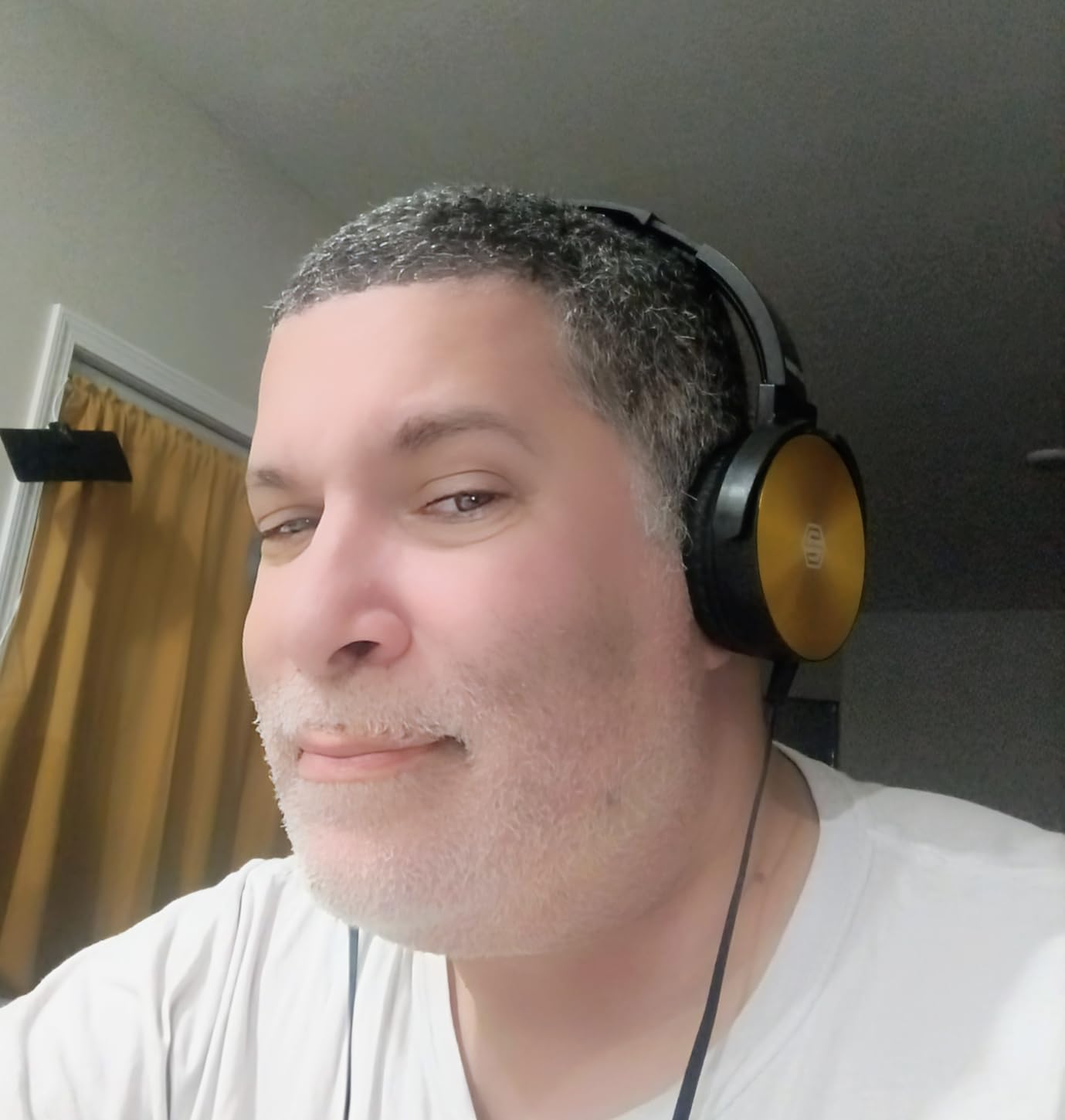 Premium Classroom Headphone & Mic Set 3.5mm Jack Stereo Sound Earphones with Microphone & Soft Swivel On Ear Pads- Perfect for E-Learning, Meetings, Calls - Bulk Pack of 5 (Black) - Customer Photo 2