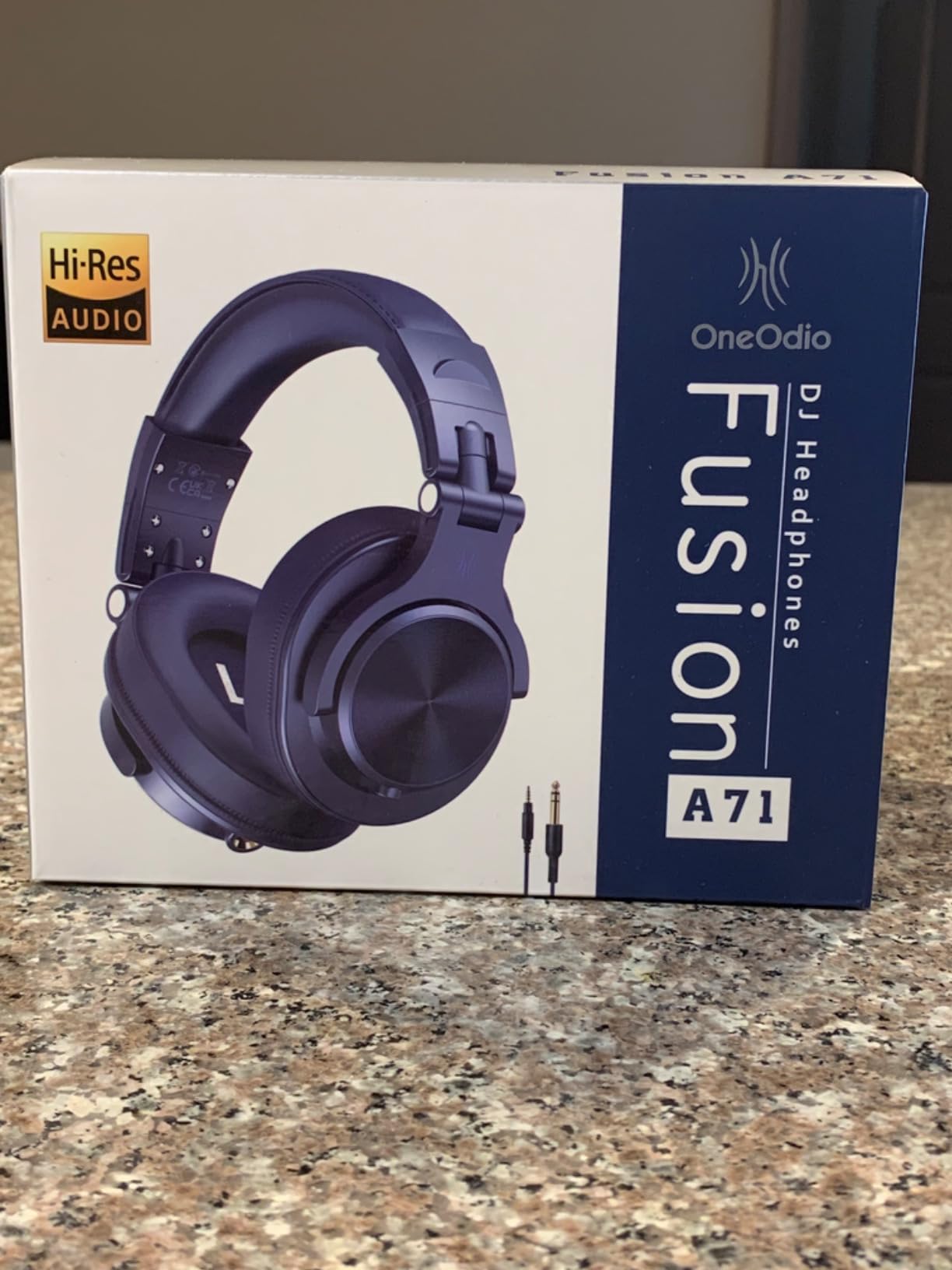 OneOdio A71 Hi-Res Studio Recording Headphones - Wired Over Ear Headphones with SharePort, Monitoring Mixing Foldable Headset with Stereo Sound, 3.5/6.35MM Jack for PC Computer DJ Guitar-Black - Customer Photo 2
