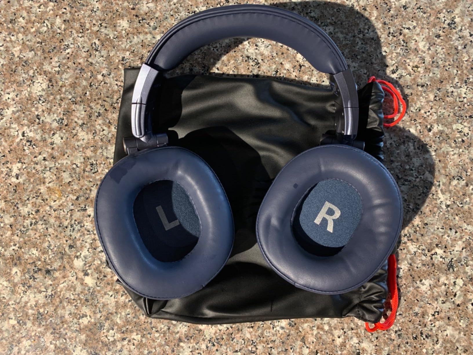 OneOdio A71 Hi-Res Studio Recording Headphones - Wired Over Ear Headphones with SharePort, Monitoring Mixing Foldable Headset with Stereo Sound, 3.5/6.35MM Jack for PC Computer DJ Guitar-Black - Customer Photo 4