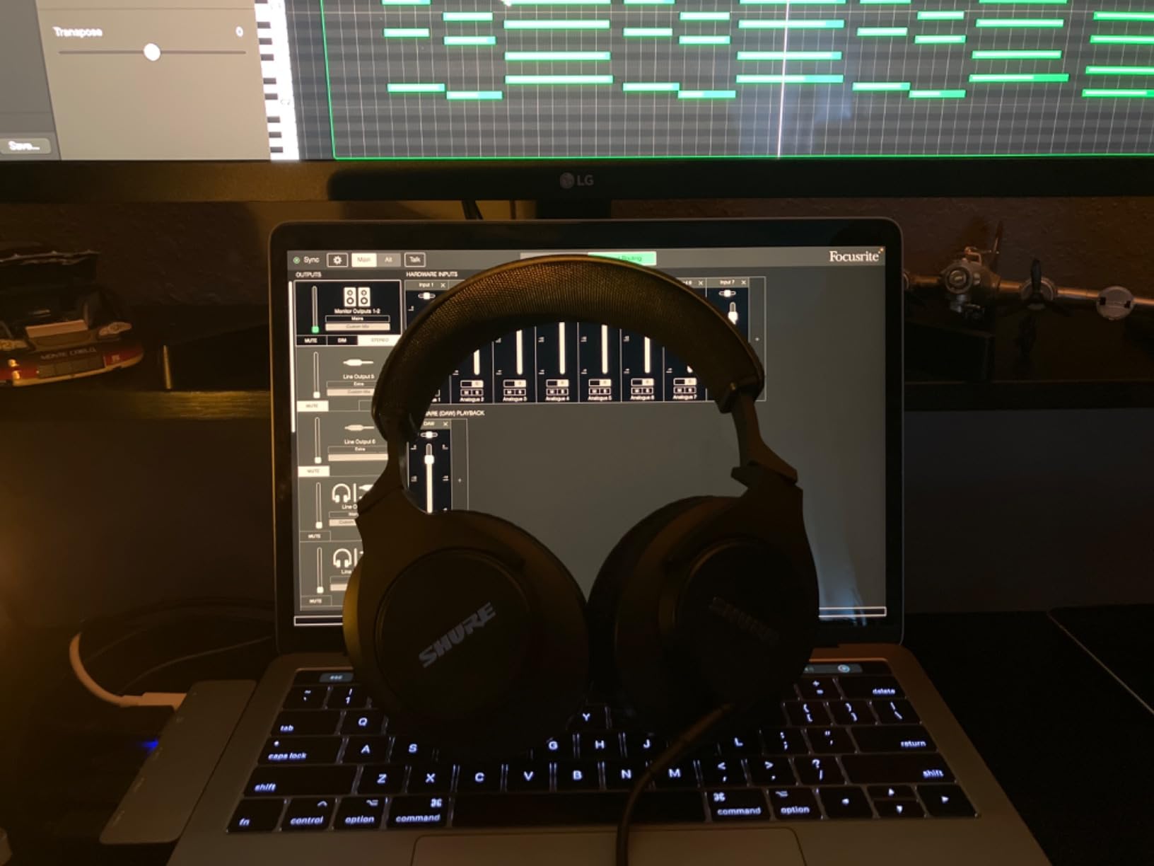 Shure SRH440A Over-Ear Wired Headphones for Monitoring & Recording, Professional Studio Grade - Customer Photo 2