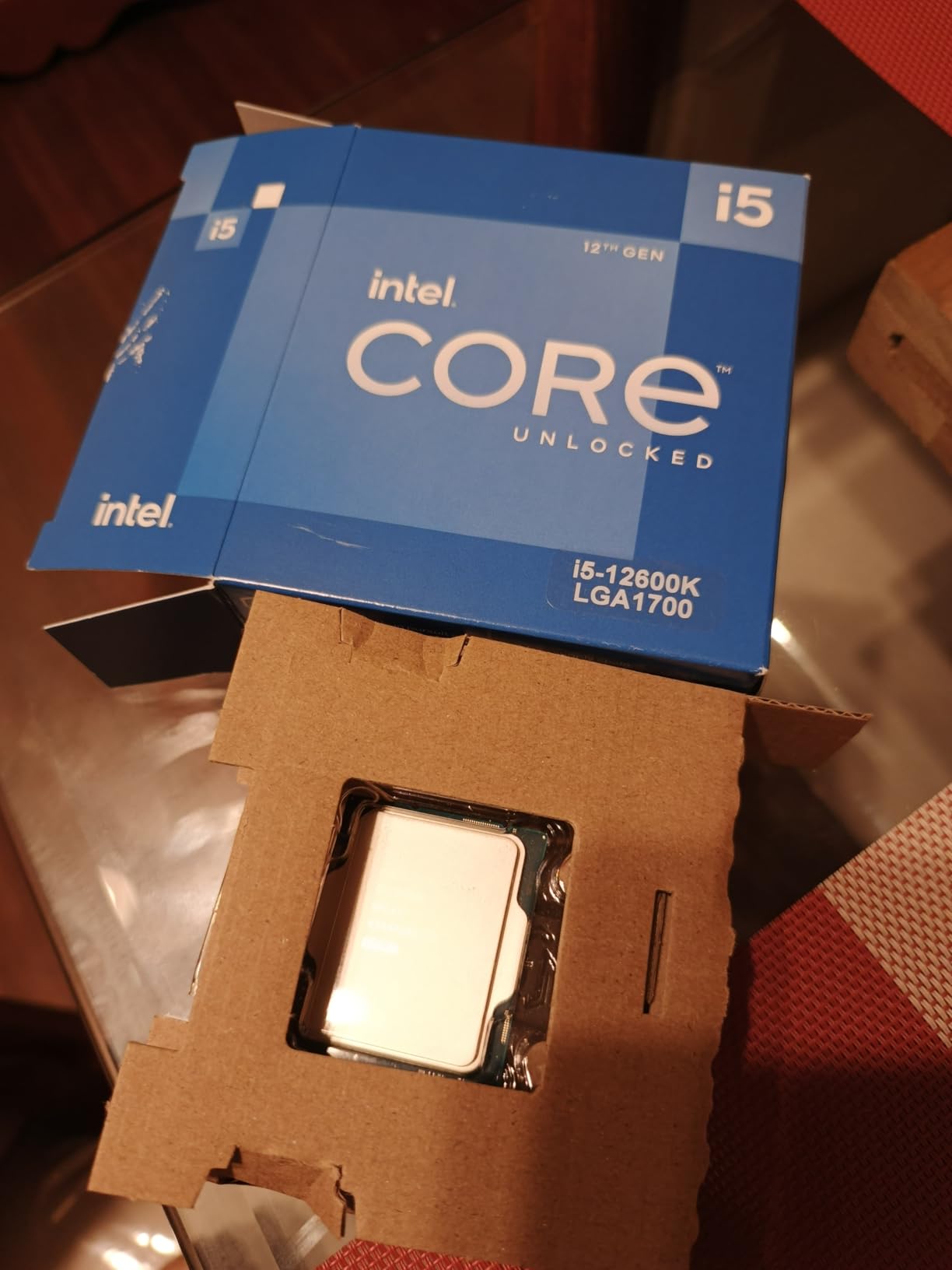Intel Core i5-12600K Desktop Processor with Integrated Graphics and 10 (6P+4E) Cores up to 4.9 GHz Customer Review Intel Core i5-12600K Desktop Processor with Integrated Graphics and 10 (6P+4E) Cores up to 4.9 GHz - Customer Photo 3
