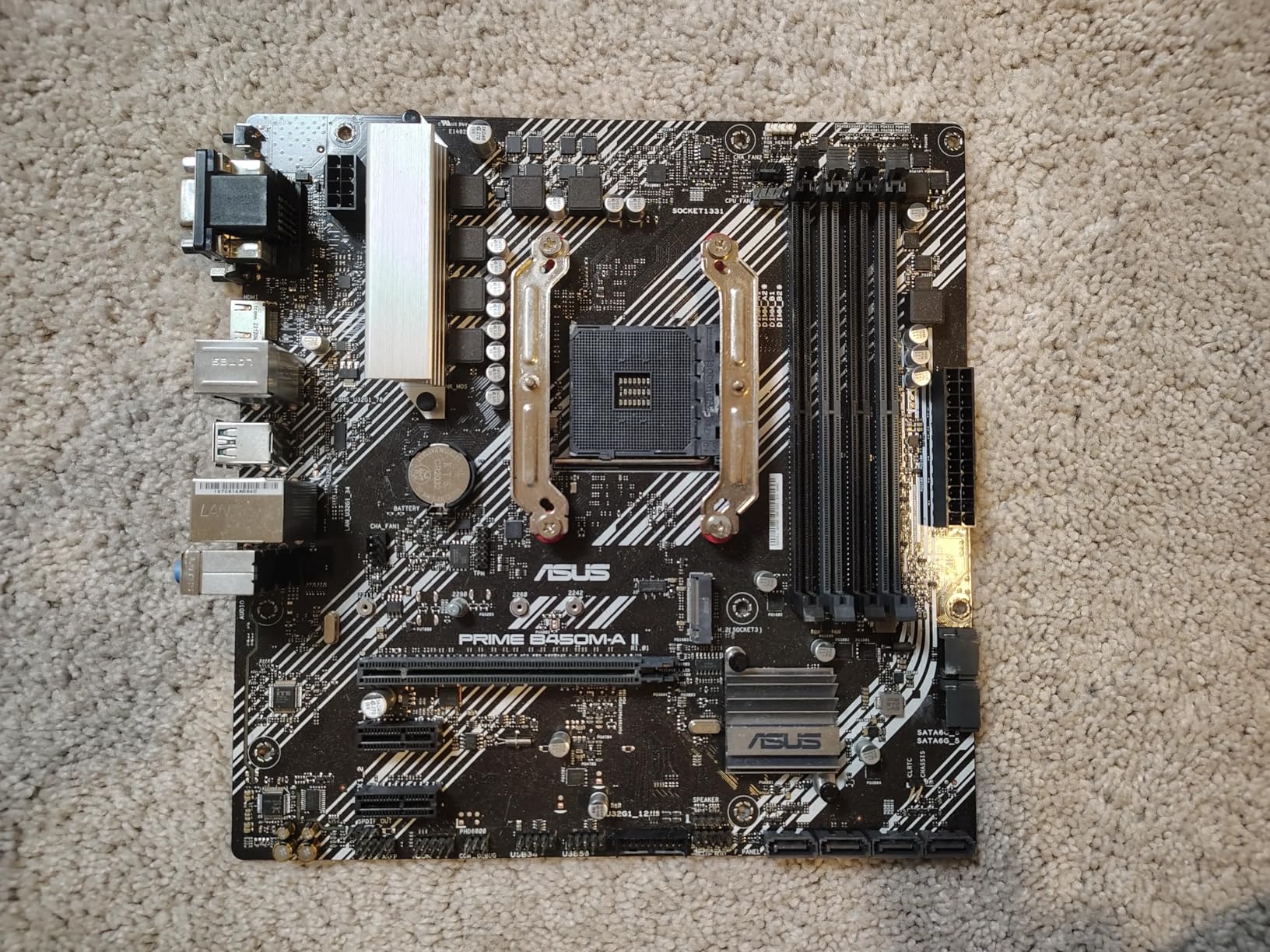 ASUS ROG Strix B550-F Gaming WiFi II AMD AM4 (3rd Gen Ryzen) ATX Gaming Motherboard (PCIe 4.0, WiFi 6E, 2.5Gb LAN, BIOS Flashback, HDMI 2.1, Addressable Gen 2 RGB Header and Aura Sync) customer photo 1