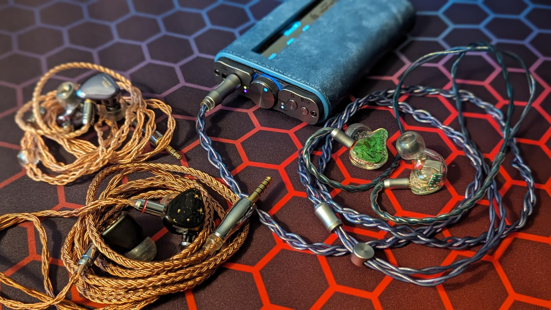iFi xDSD Gryphon - Ultra-Res Portable Balanced DAC & Headphone Amplifier - INPUTS: Bluetooth 5.1 / USB-C/S-PDIF / 3.5mm SE / 4.4mm Bal - Customer Photo 2
