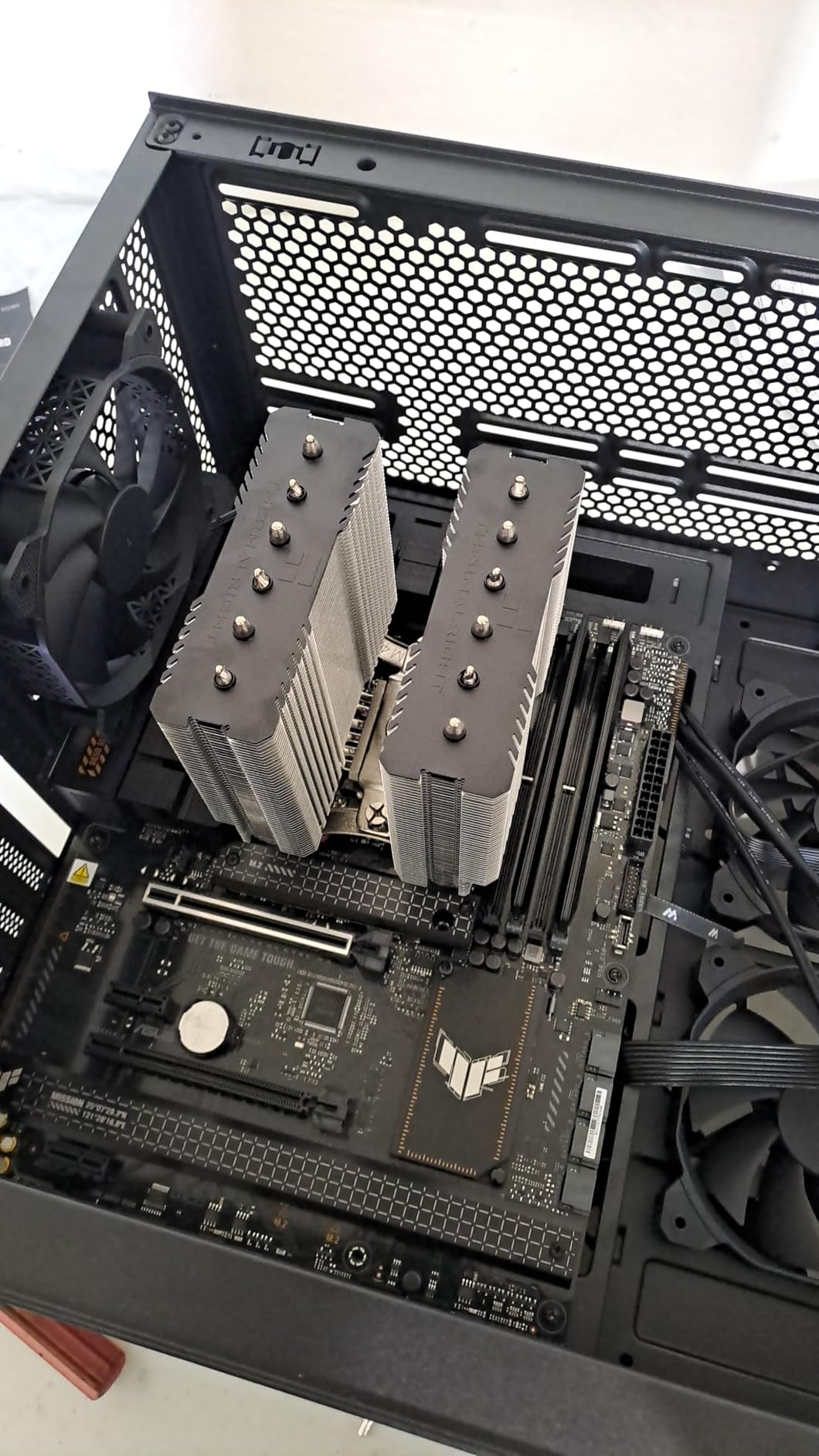Thermalright Peerless Assassin 120 SE CPU Cooler, 6 Heat Pipes AGHP Technology, Dual 120mm PWM Fans, 1550RPM Speed, for AMD:AM4 AM5/Intel LGA 1700/1150/1151/1200/1851 Customer Review Thermalright Peerless Assassin 120 SE CPU Cooler, 6 Heat Pipes AGHP Technology, Dual 120mm PWM Fans, 1550RPM Speed, for AMD:AM4 AM5/Intel LGA 1700/1150/1151/1200/1851 - Customer Photo 2