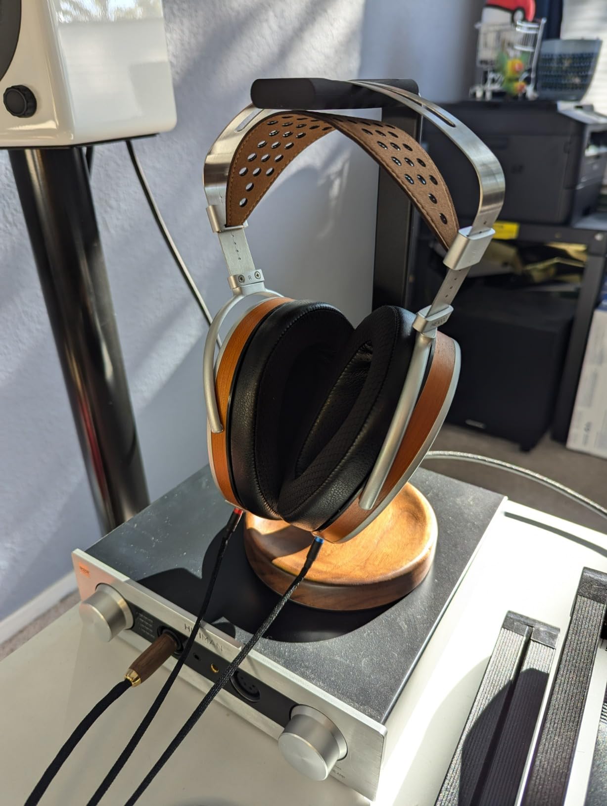 HIFIMAN HE1000 Stealth Magnet Planar Magnetic Full-Size Over-Ear Open-Back Hi-Fi Reference Grade Headphones Customer Review HIFIMAN HE1000 Stealth Magnet Planar Magnetic Full-Size Over-Ear Open-Back Hi-Fi Reference Grade Headphones - Customer Photo 1