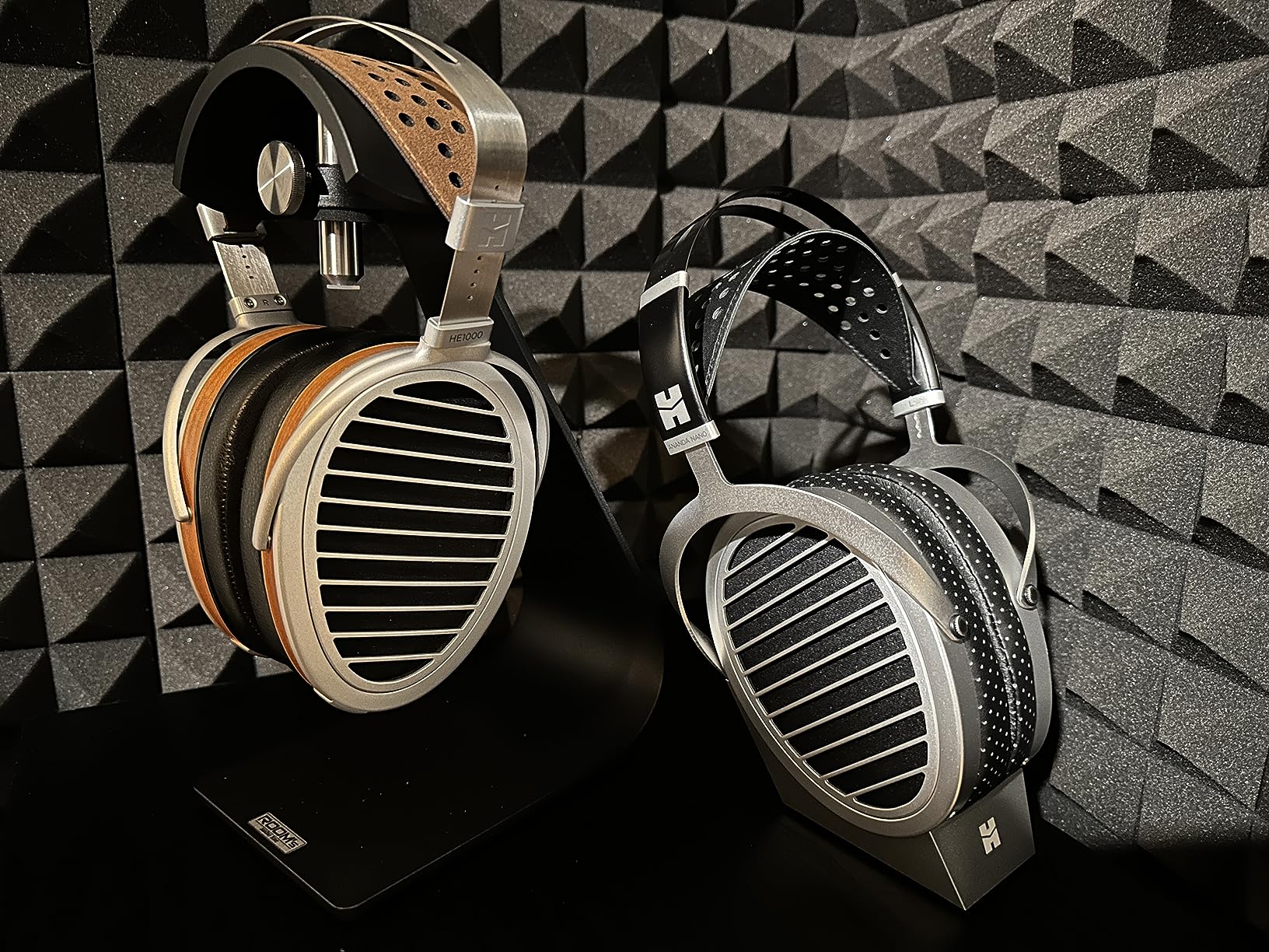 HIFIMAN HE1000 Stealth Magnet Planar Magnetic Full-Size Over-Ear Open-Back Hi-Fi Reference Grade Headphones for Audiophiles, Home & Studio Listening Customer Review HIFIMAN HE1000 Stealth Magnet Planar Magnetic Full-Size Over-Ear Open-Back Hi-Fi Reference Grade Headphones for Audiophiles, Home & Studio Listening - Customer Photo 3