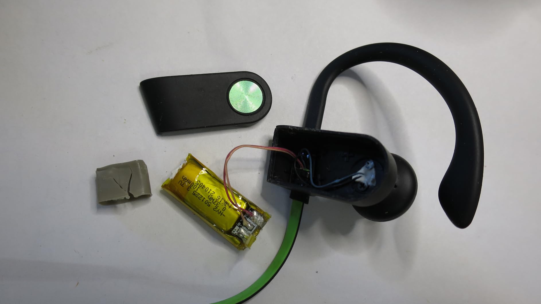 Stiive Bluetooth Headphones, 5.3 Wireless Sports Earbuds IPX7 Waterproof with Mic, Stereo Sweatproof in-Ear Earphones, Noise Cancelling Headsets for Gym Running Workout, 16 Hours Playtime - GreenBlack - Customer Photo 1