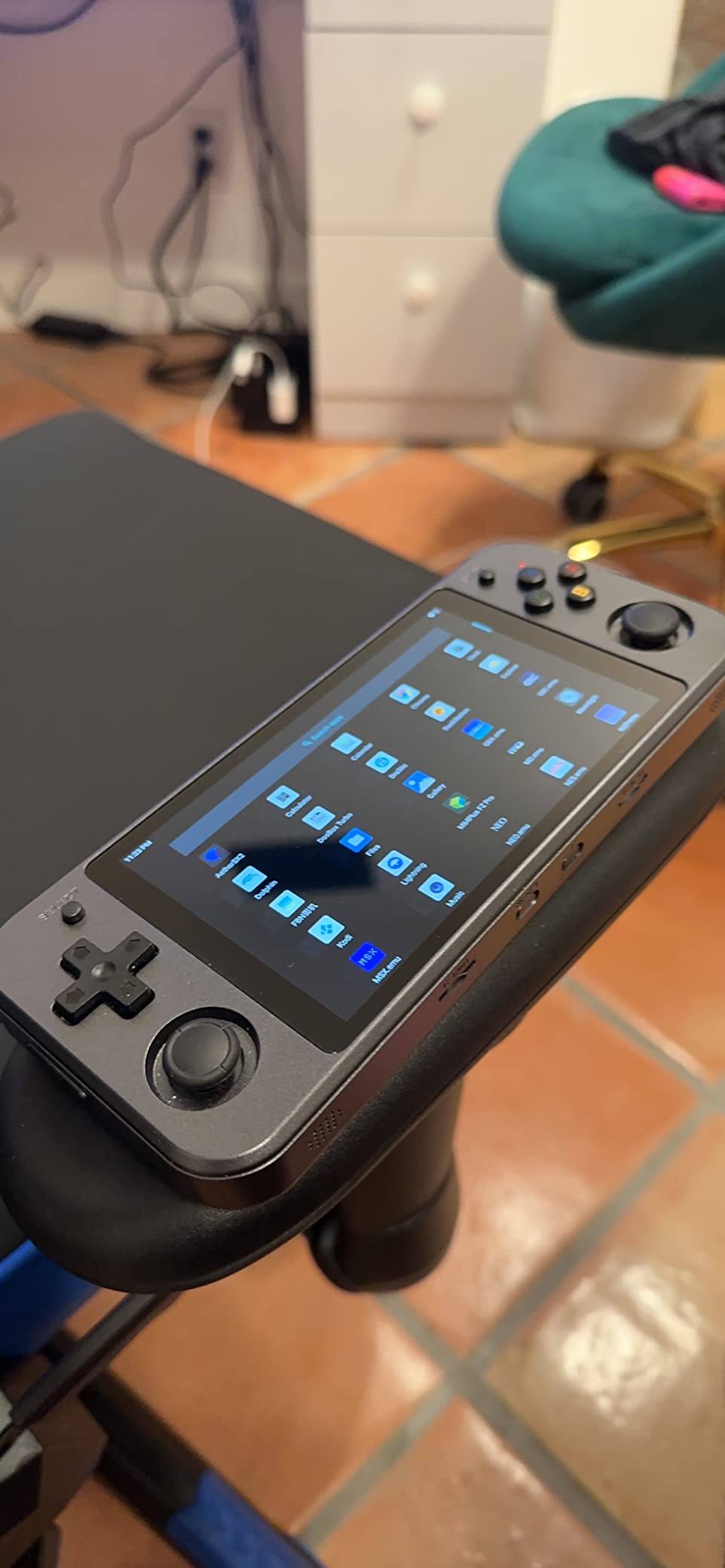 Daxceirry RG552 Handheld Android System Game Console High Speed EMMC 5.1 and 16G Linux System Built-in 6400 mAh Battery with 5.36in Touch Screen Maximum Load 5A Charging Cable 1.5 Hours Full (black) - Customer Photo 3