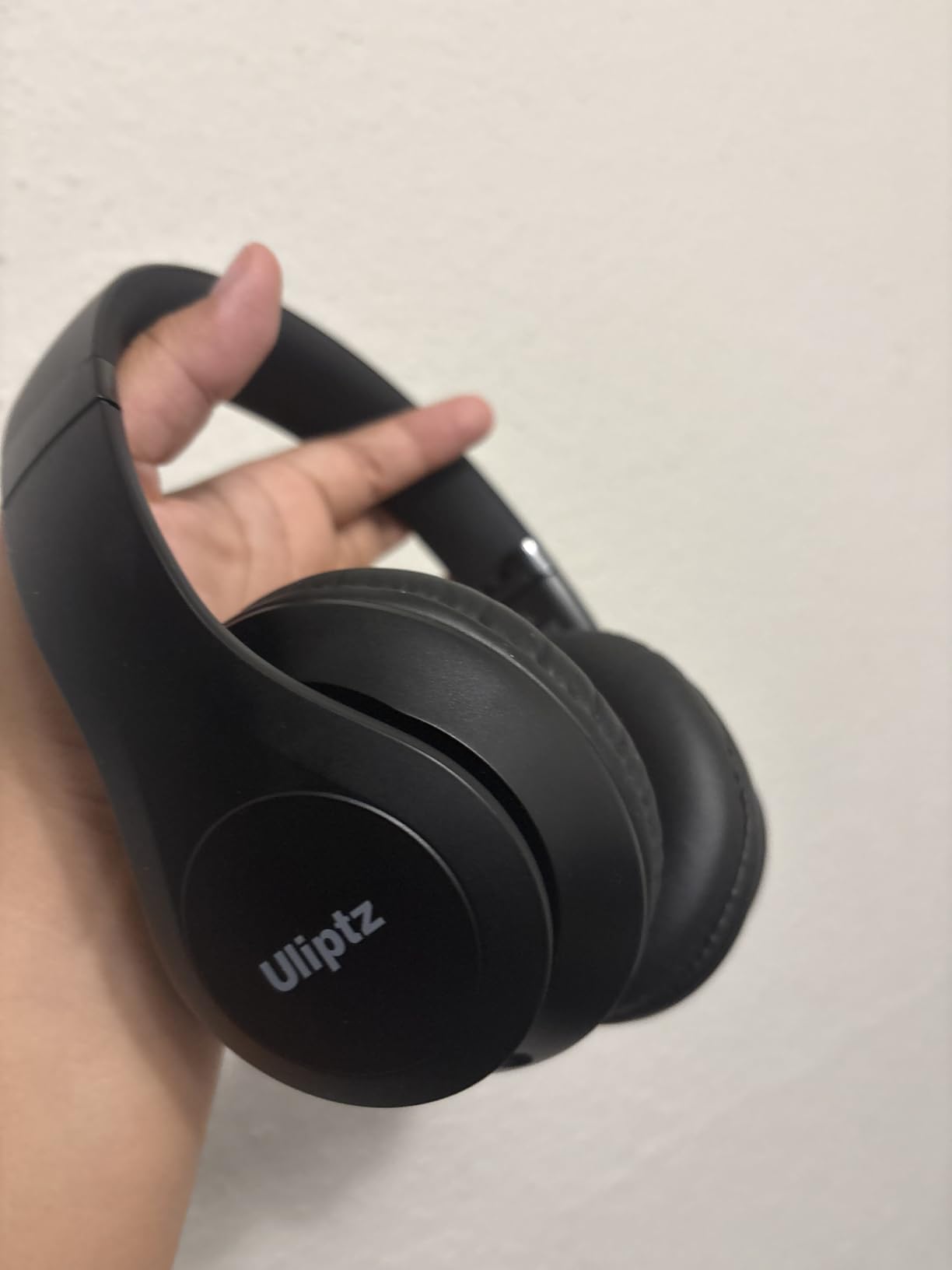 Uliptz Wireless Bluetooth Headphones, 65H Playtime, 6 EQ Sound Modes, HiFi Stereo Over Ear Headphones with Microphone, Foldable Lightweight Bluetooth 5.3 Headphone for Travel/Office/Cellphone/PC Customer Review Uliptz Wireless Bluetooth Headphones, 65H Playtime, 6 EQ Sound Modes, HiFi Stereo Over Ear Headphones with Microphone, Foldable Lightweight Bluetooth 5.3 Headphone for Travel/Office/Cellphone/PC - Customer Photo 3