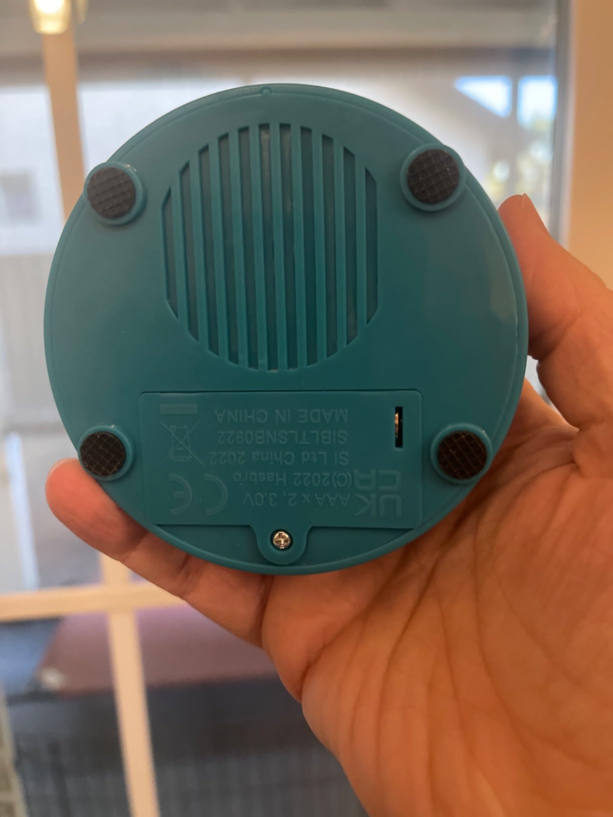 World's Smallest Bop It! The Classic Game of Bop It, Twist It, Pull It in Miniature Size. Travel Electronic Game. Play Solo or with Multiple Players - Customer Photo 2