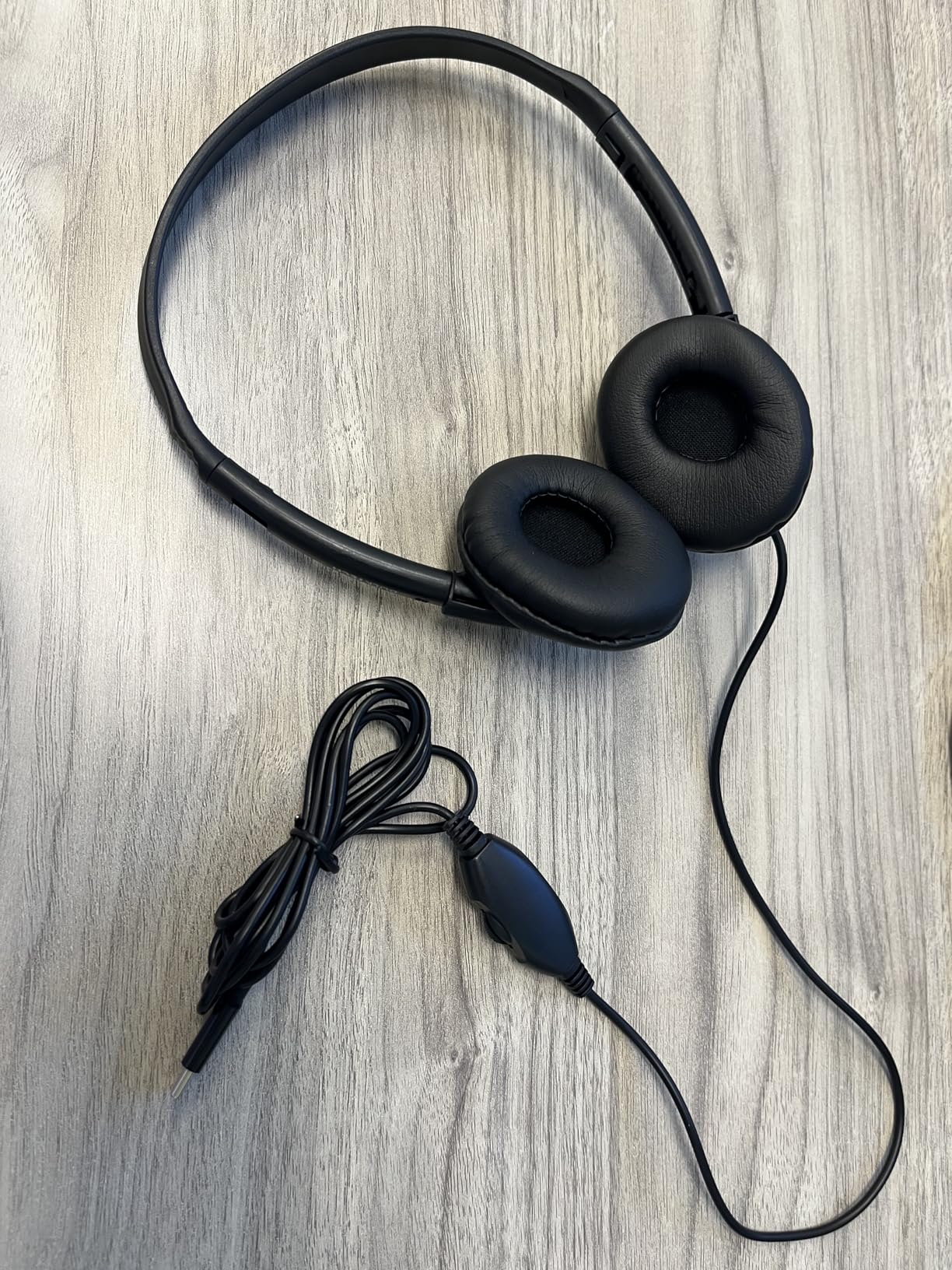 10 Pack Bulk Wired Headphones, On Ear with 3.5mm Jack, 4ft Tangle Free Cable, Comfortable Fit, Affordable and Cost Effective, Ideal for School Classroom Testing Students Events Groups, Mix - Customer Photo 1