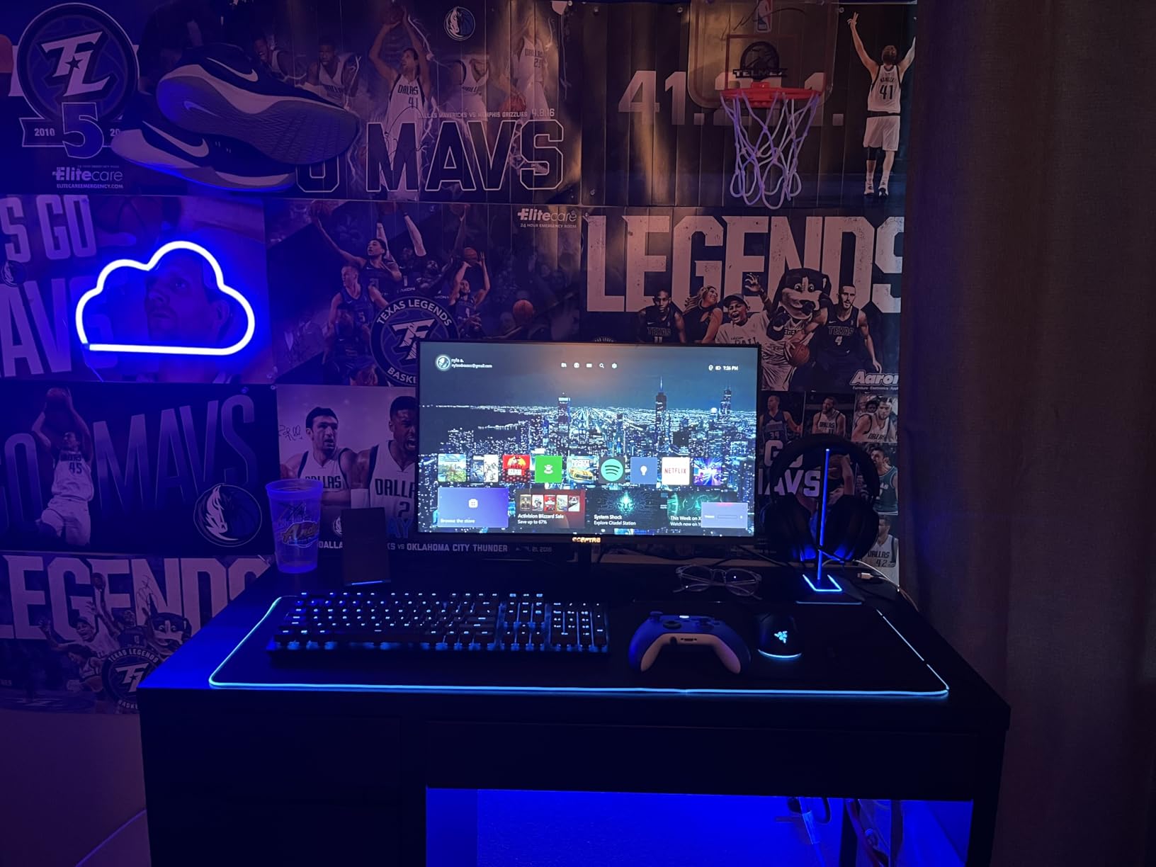 New bee RGB Headphone Stand with 1 USB-C Charging Port and 1 USB Charging Port, Desk Gaming Headset Stand with 7 Light Modes for All Earphone Accessories (Black) - Customer Photo 5