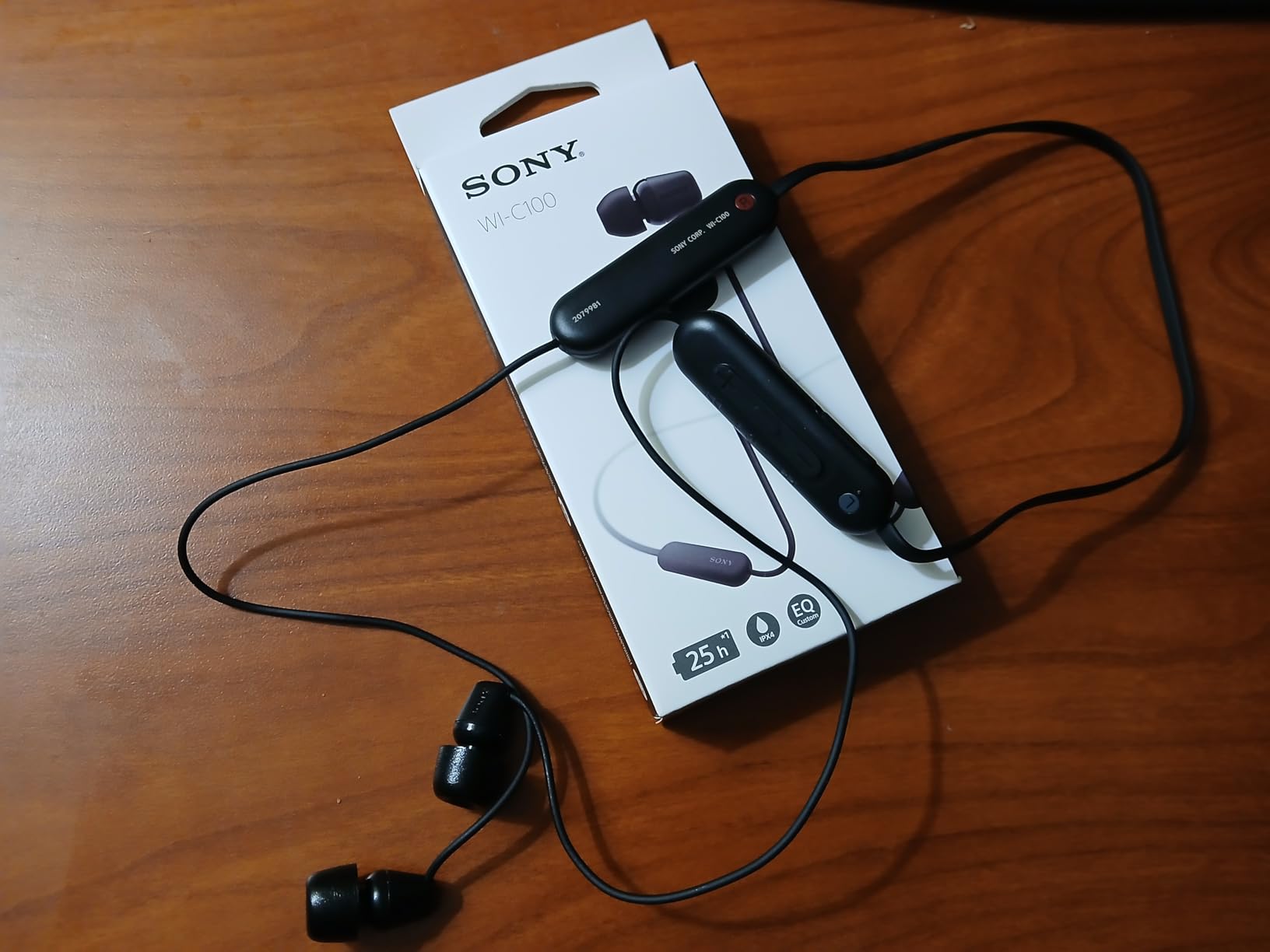 Sony WI-C100 Wireless in-Ear Bluetooth Headphones with Built-in Microphone, Blue - Customer Photo 1