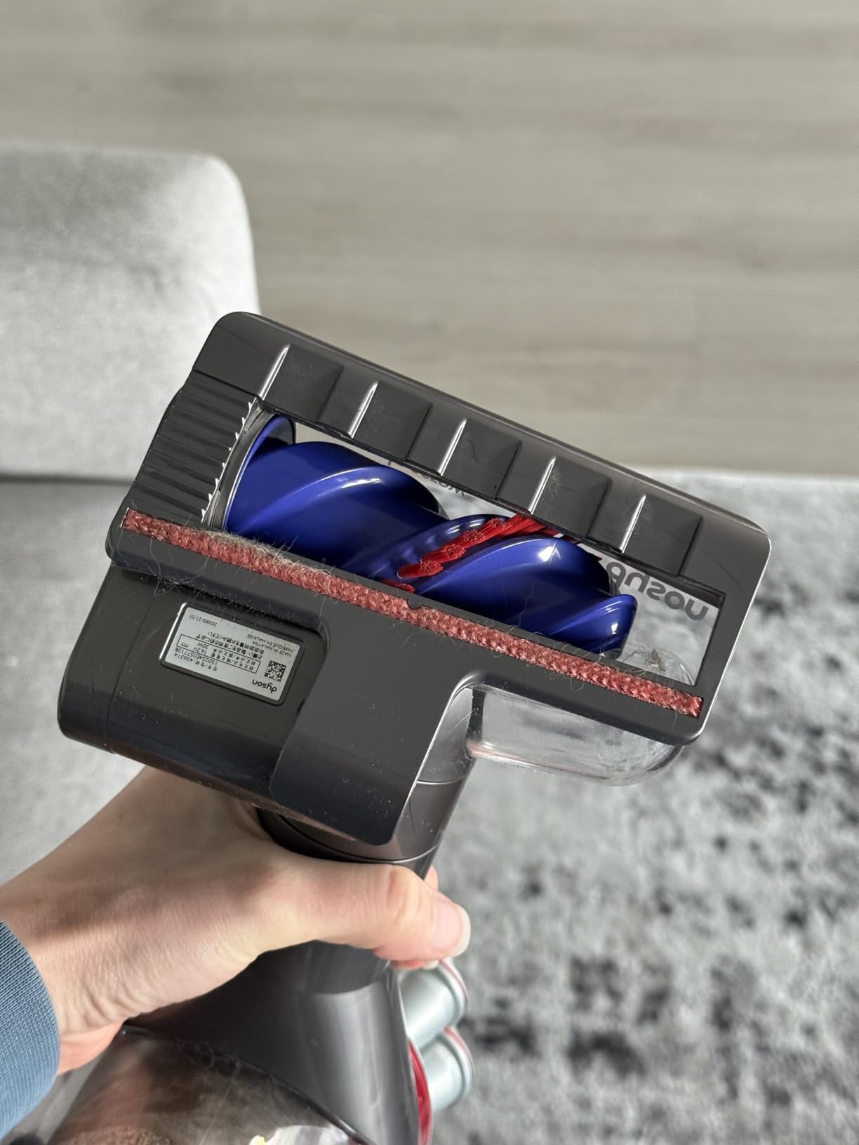 Dyson V8 Cordless Vacuum, Cleans Hard Floors and Carpets, Detangles, Converts to Handheld, 115AW, 2 Power Modes, Up to 40 Minutes¹ Customer Review Dyson V8 Cordless Vacuum, Cleans Hard Floors and Carpets, Detangles, Converts to Handheld, 115AW, 2 Power Modes, Up to 40 Minutes¹ - Customer Photo 1