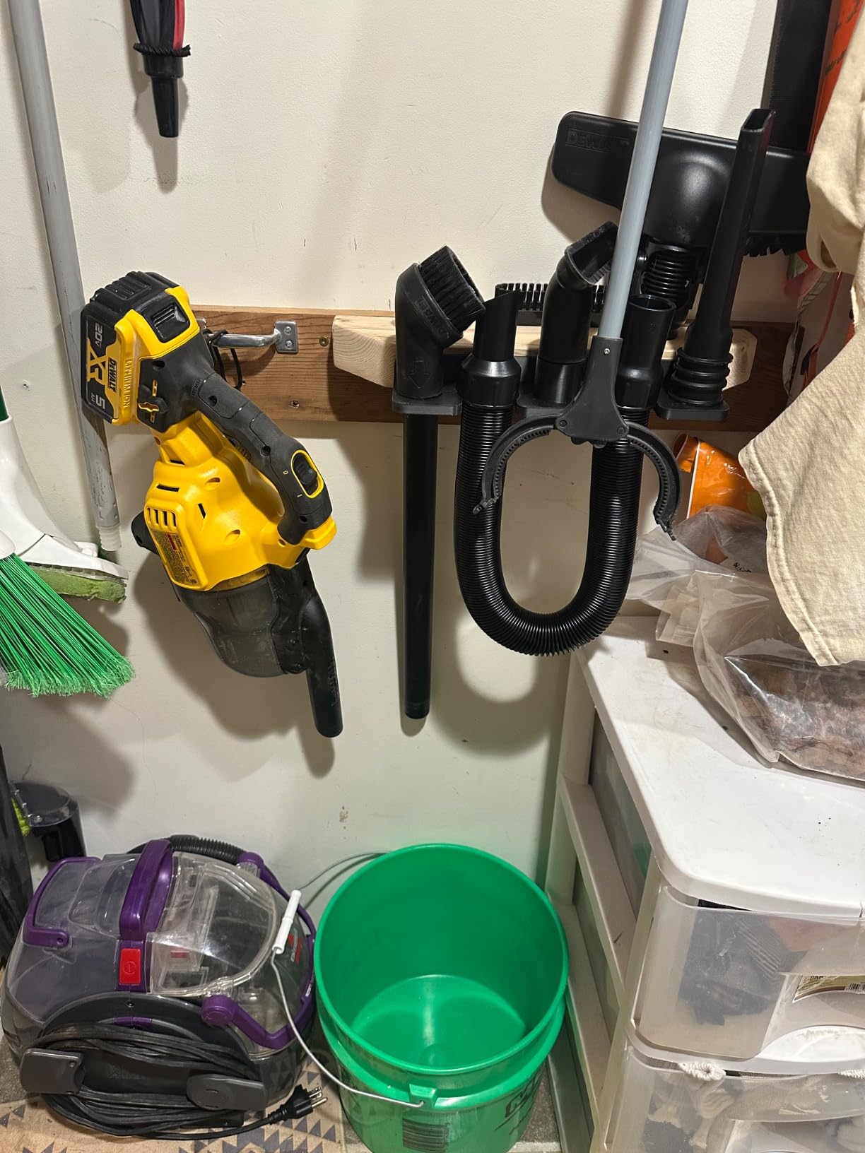 DEWALT 20V Vacuum, Cordless Handheld Vacuum, HEPA, Battery Not Included (DCV501HB) Customer Review DEWALT 20V Vacuum, Cordless Handheld Vacuum, HEPA, Battery Not Included (DCV501HB) - Customer Photo 1