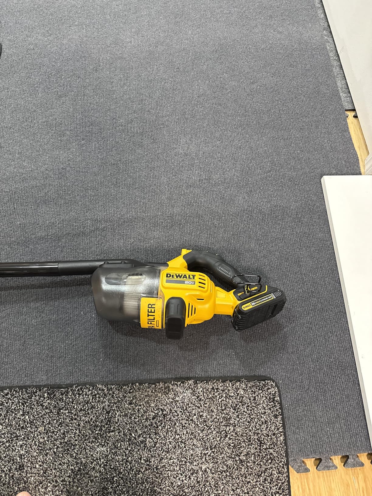 DEWALT 20V Vacuum, Cordless Handheld Vacuum, HEPA, Battery Not Included (DCV501HB) - Customer Photo 2