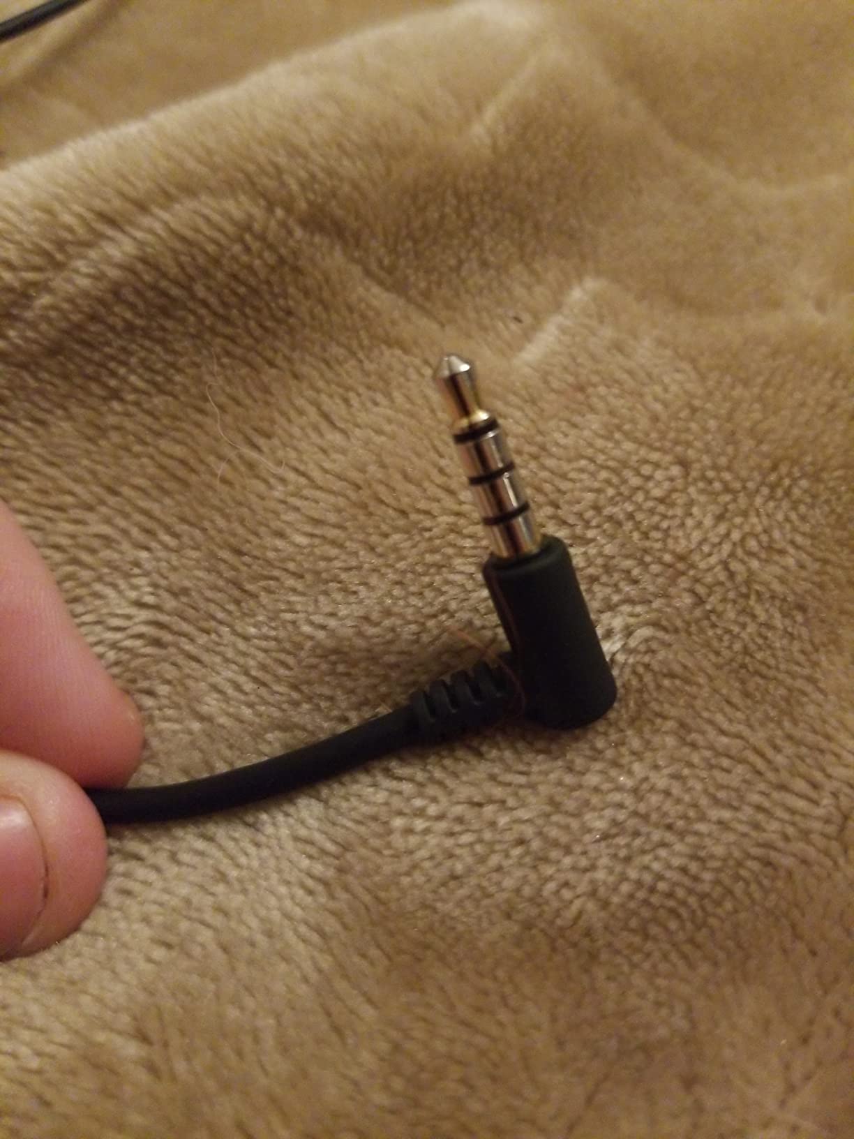 iRAG A101 Wired Earbuds Headphones for School Noise Isolating in-Ear Earphones with Microphone Remote with 3.5mm Plug in Audio Jack (Gun Metal) - Customer Photo 2