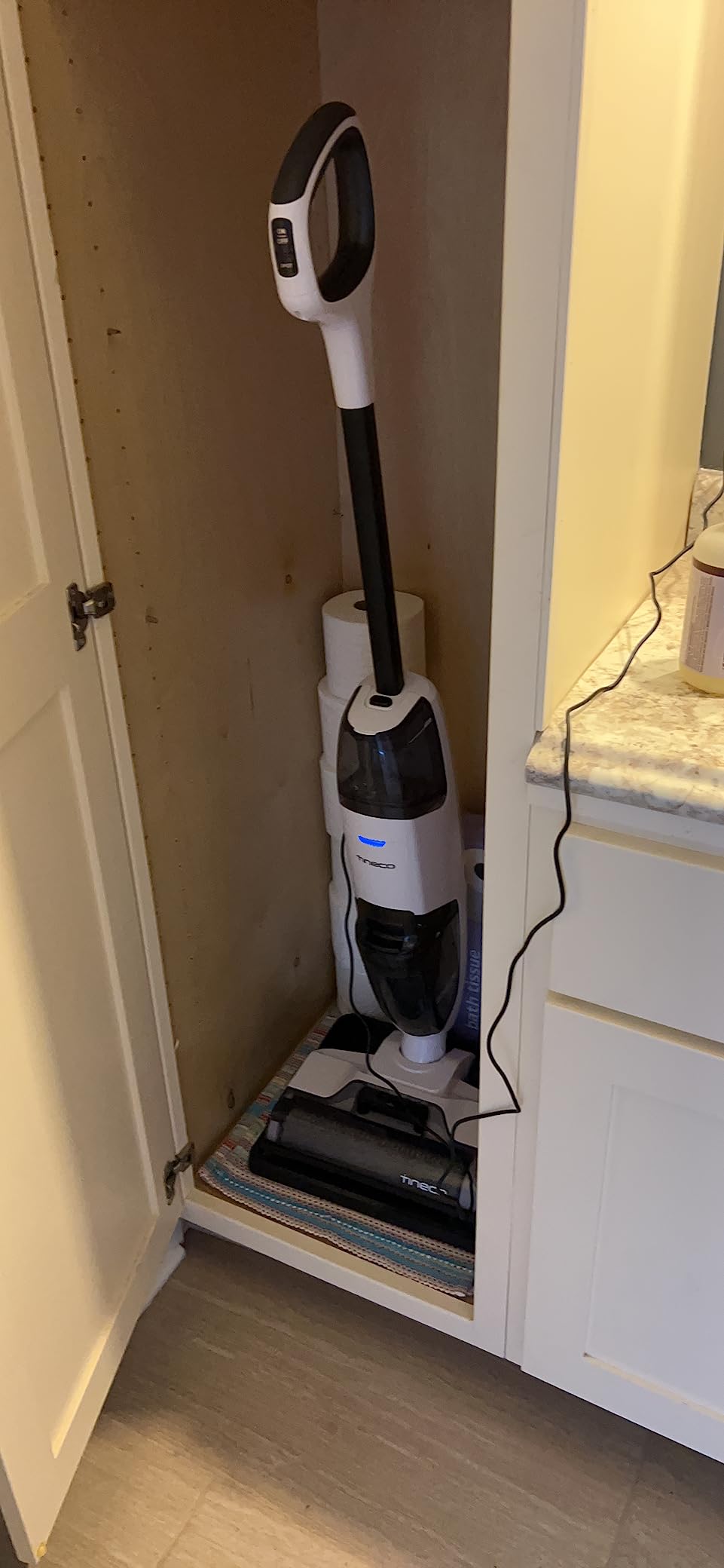 Tineco iFLOOR 2 Complete Cordless Wet Dry Vacuum Floor Cleaner and Mop, One-Step Cleaning for Hard Floors, Great for Sticky Messes and Pet Hair - Customer Photo 4