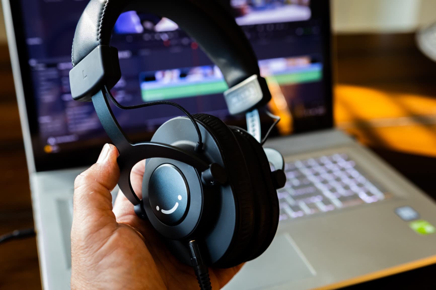 FIFINE Studio Monitor Headphones for Recording-Over Ear Wired Headphones for Podcast Monitoring, Streaming Comfortable Equipment with Detachable Cables 3.5mm or 6.35mm Jack, Black, on PC/Mixer-H8 Customer Review FIFINE Studio Monitor Headphones for Recording-Over Ear Wired Headphones for Podcast Monitoring, Streaming Comfortable Equipment with Detachable Cables 3.5mm or 6.35mm Jack, Black, on PC/Mixer-H8 - Customer Photo 3