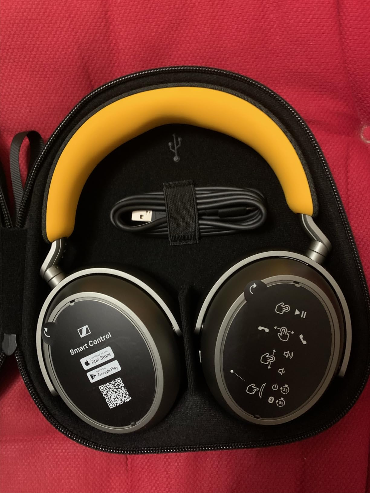 Sennheiser MOMENTUM 4 Wireless Headphones - Bluetooth Headset for Crystal-Clear Calls with Adaptive Noise Cancellation, 60h Battery Life, Lightweight Folding Design, Black Customer Review Sennheiser MOMENTUM 4 Wireless Headphones - Bluetooth Headset for Crystal-Clear Calls with Adaptive Noise Cancellation, 60h Battery Life, Lightweight Folding Design, Black - Customer Photo 2