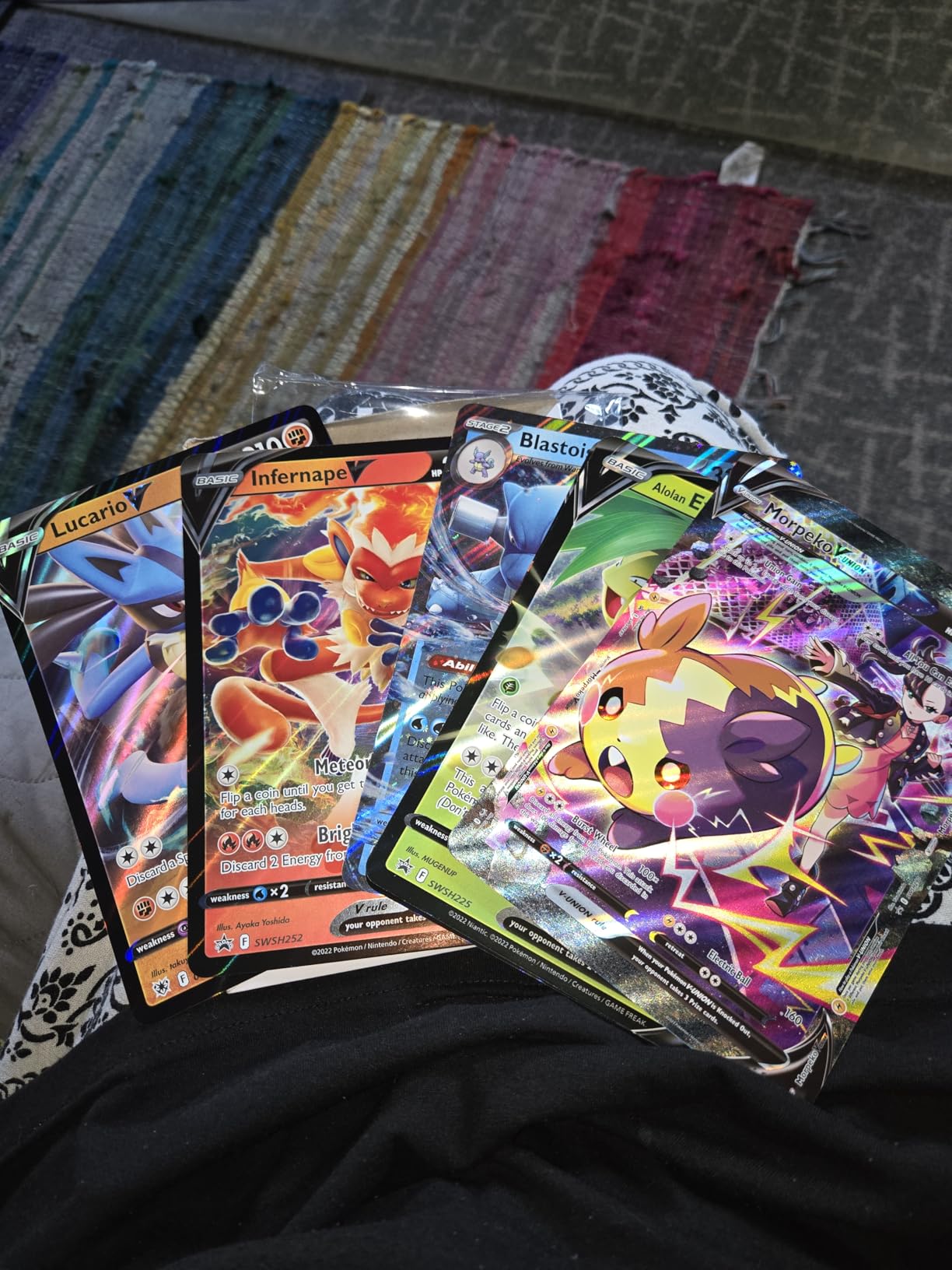 Pokemon - Random Jumbo Card Lot - x6 (Selection Varys) V - Vmax - Vstars - V Union - Customer Photo 3