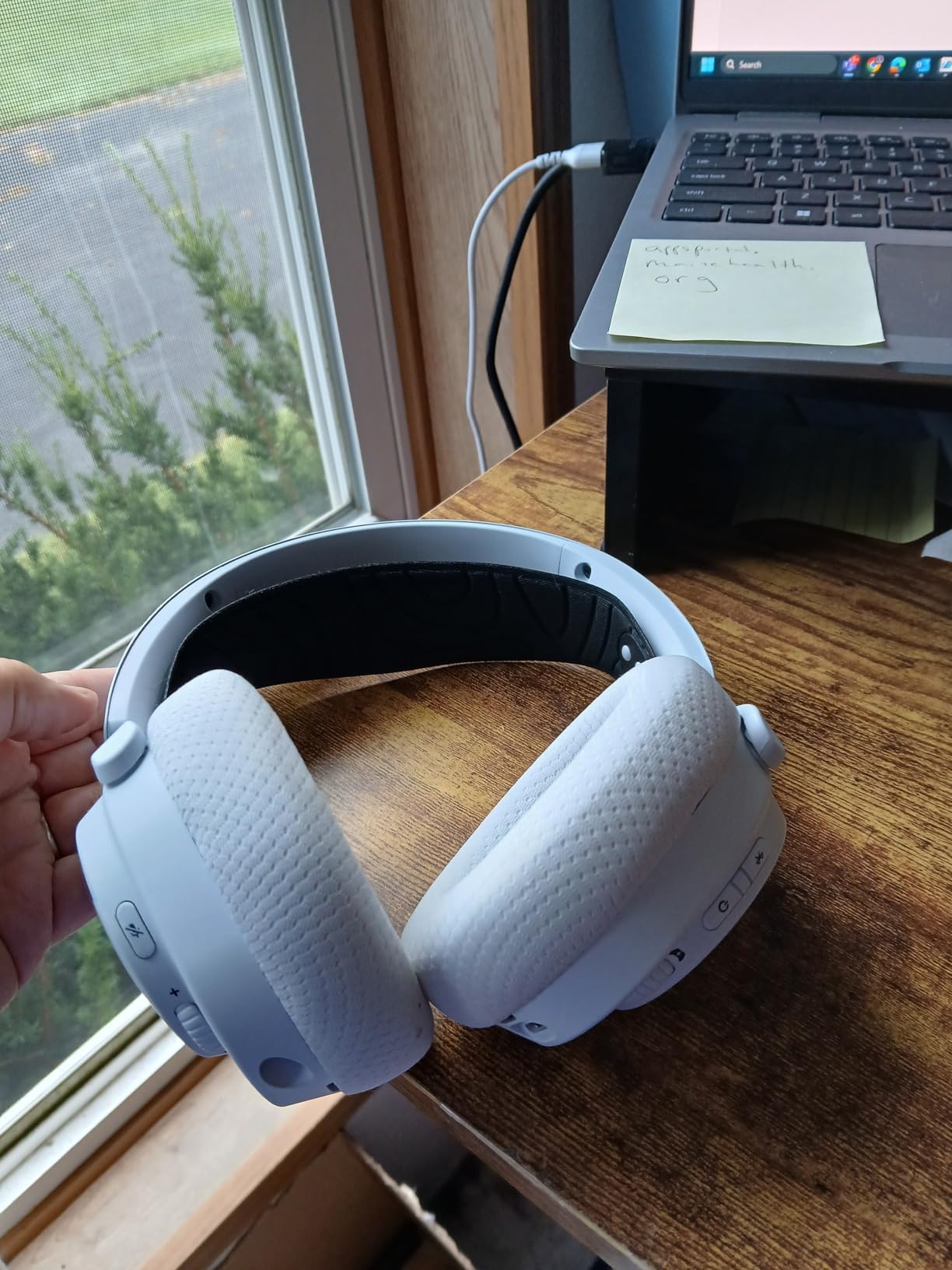 SteelSeries Arctis Nova 7X Wireless Multi-Platform Gaming Headset — Neodymium Magnetic Drivers — 2.4GHz+Bluetooth — 38Hr USB-C Battery — AI Mic — Xbox Series X|S, PC, PS5, Switch, VR, Mobile - Black - Customer Photo 2