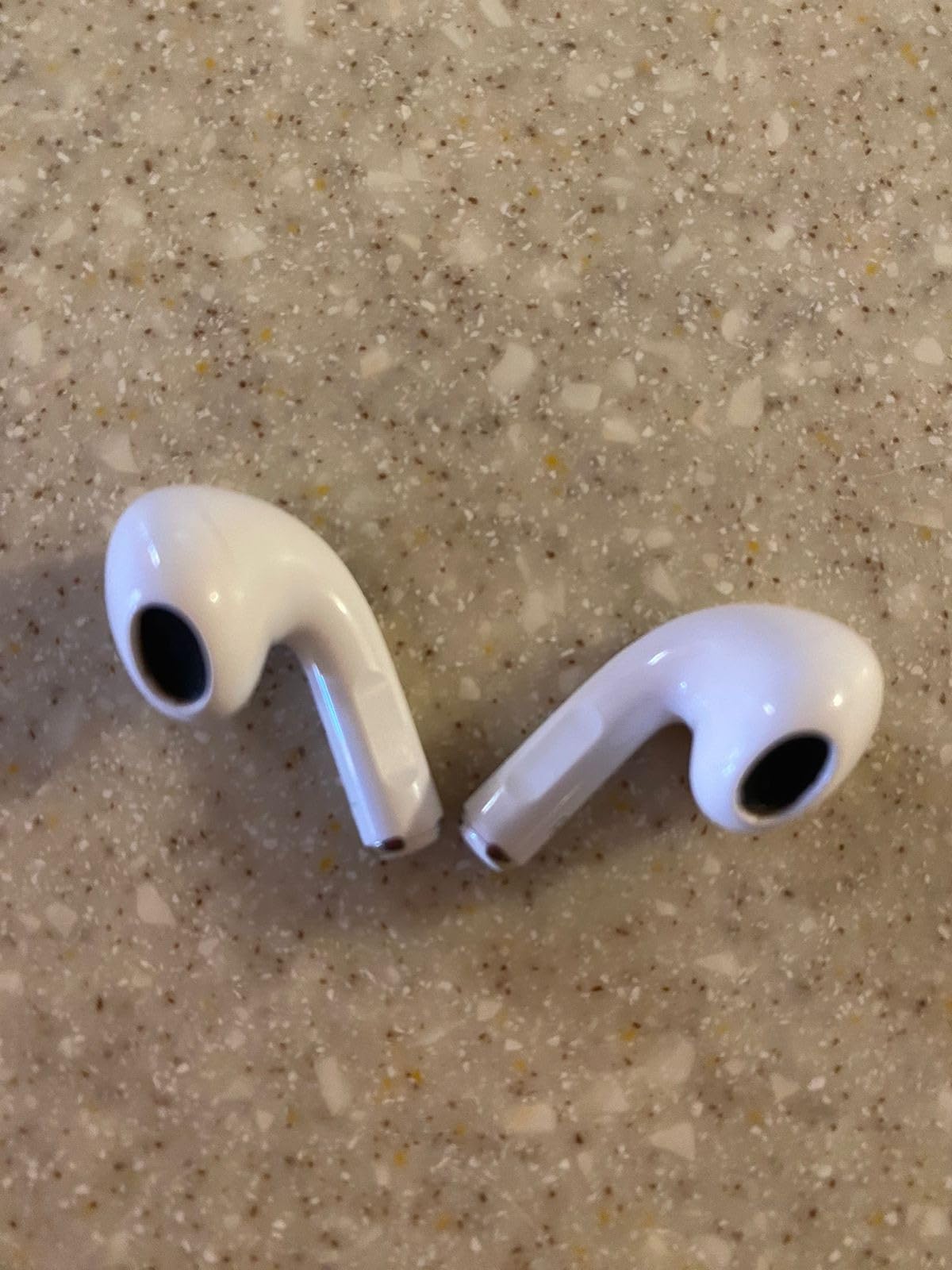 Apple AirPods (3rd Generation) Wireless Ear Buds, Bluetooth Headphones, Personalized Spatial Audio, Sweat and Water Resistant, Lightning Charging Case Included, Up to 30 Hours of Battery Life - Customer Photo 3