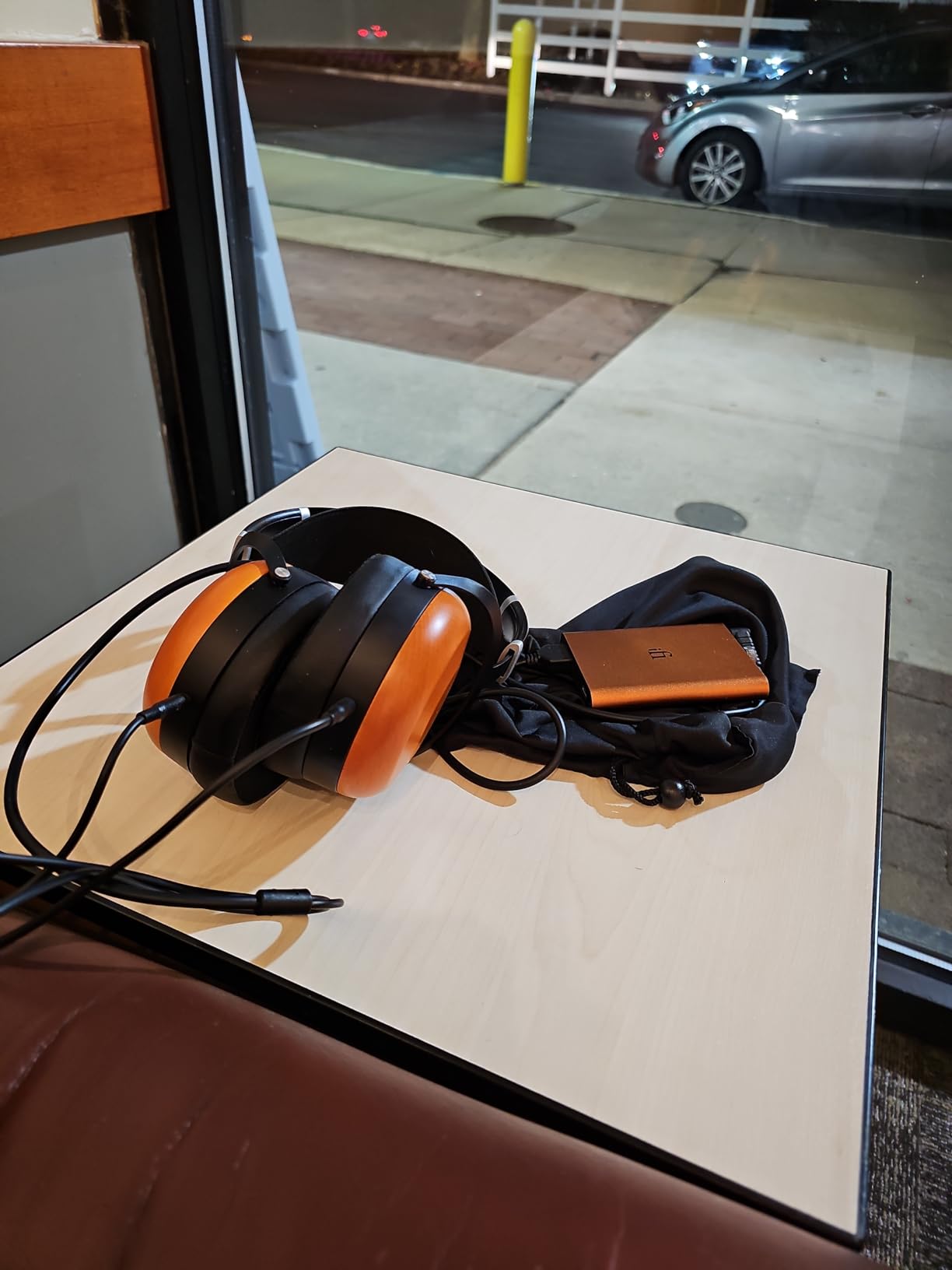 HIFIMAN SUNDARA Closed-Back Over-Ear Planar Magnetic Wired Hi-Fi Headphones with Stealth Magnet Design, Detachable Cable, Wood Ear Cups for Home, Studio, Recording - Customer Photo 4