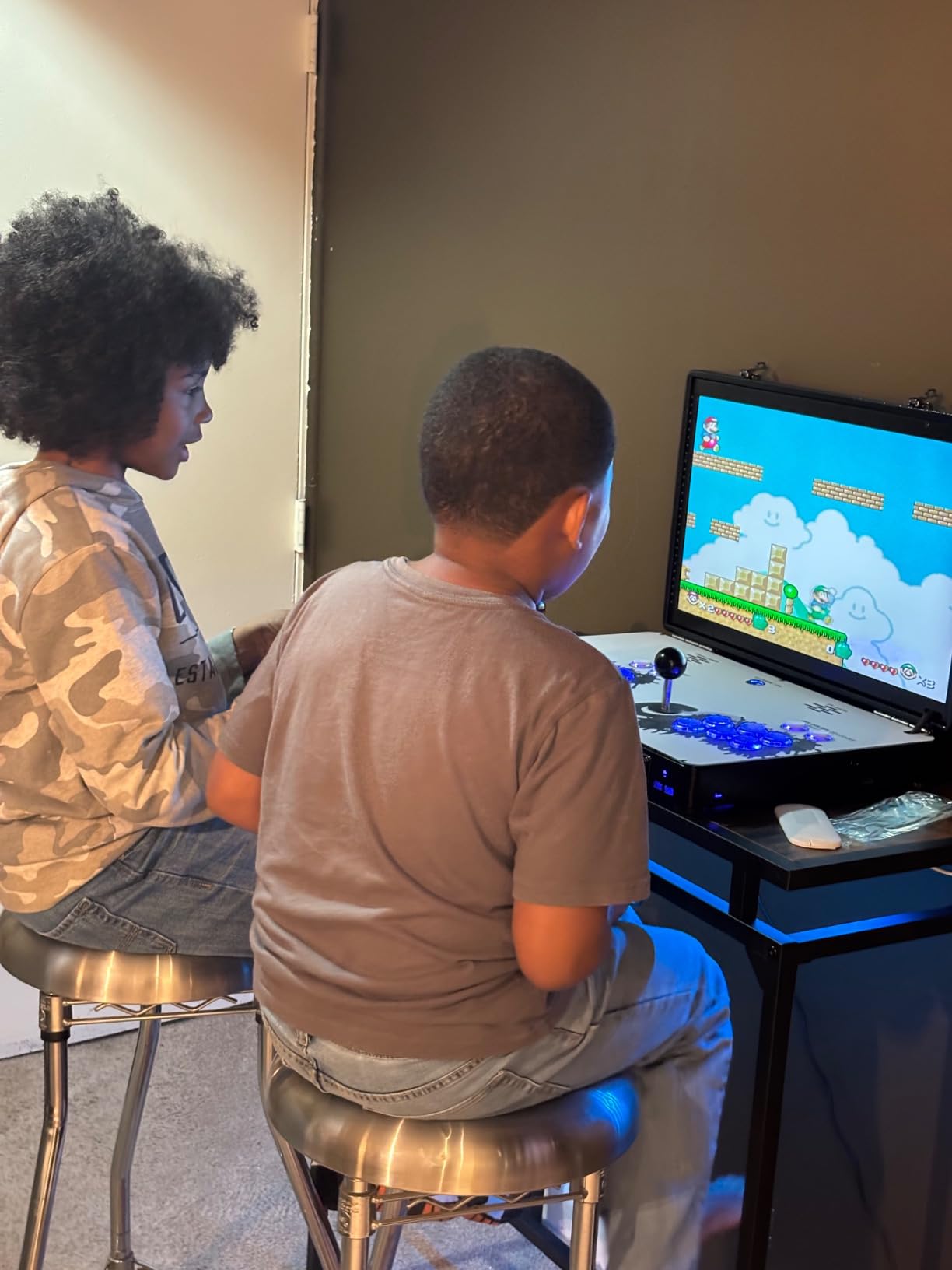 Portable 20000 in 1 Metal Box 3D Arcade Game Console, 22 inch Screen Retro Electronic Game Console, with Search/Hide/Save/Load/Pause Functions - Customer Photo 1
