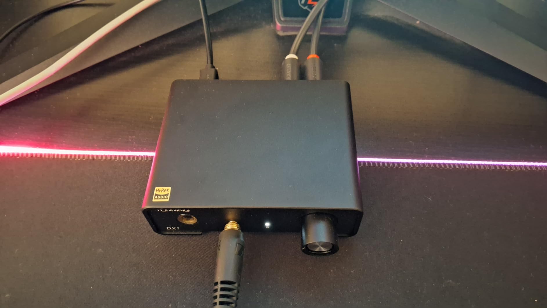 Topping DX1 Mini Stereo DAC Headphone Amplifier Combo - 280mW x2 Powerful Output Two-Stage GAIN Switch USB Chargable Discrete LNRD AK4493S XU208 384kHz/32bit Native DSD256 HiFi Home Audio (Sliver) - Customer Photo 1