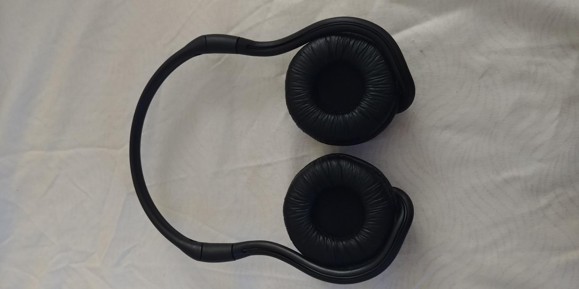 Kinivo BTH240 PRO Bluetooth Wireless Headphones (On-Ear, HiFi Stereo Music, 30 Hours Playtime, Built-in Mic, Foldable Headset, Hands-Free Calling) - Customer Photo 1