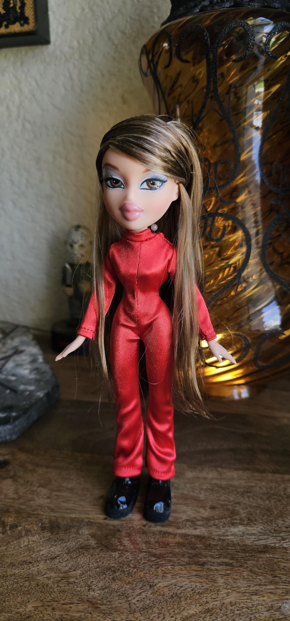 Bratz Slumber Party Cloe Fashion Doll with 2 Sets of Pajamas, Plush, and Accessories - Customer Photo 1