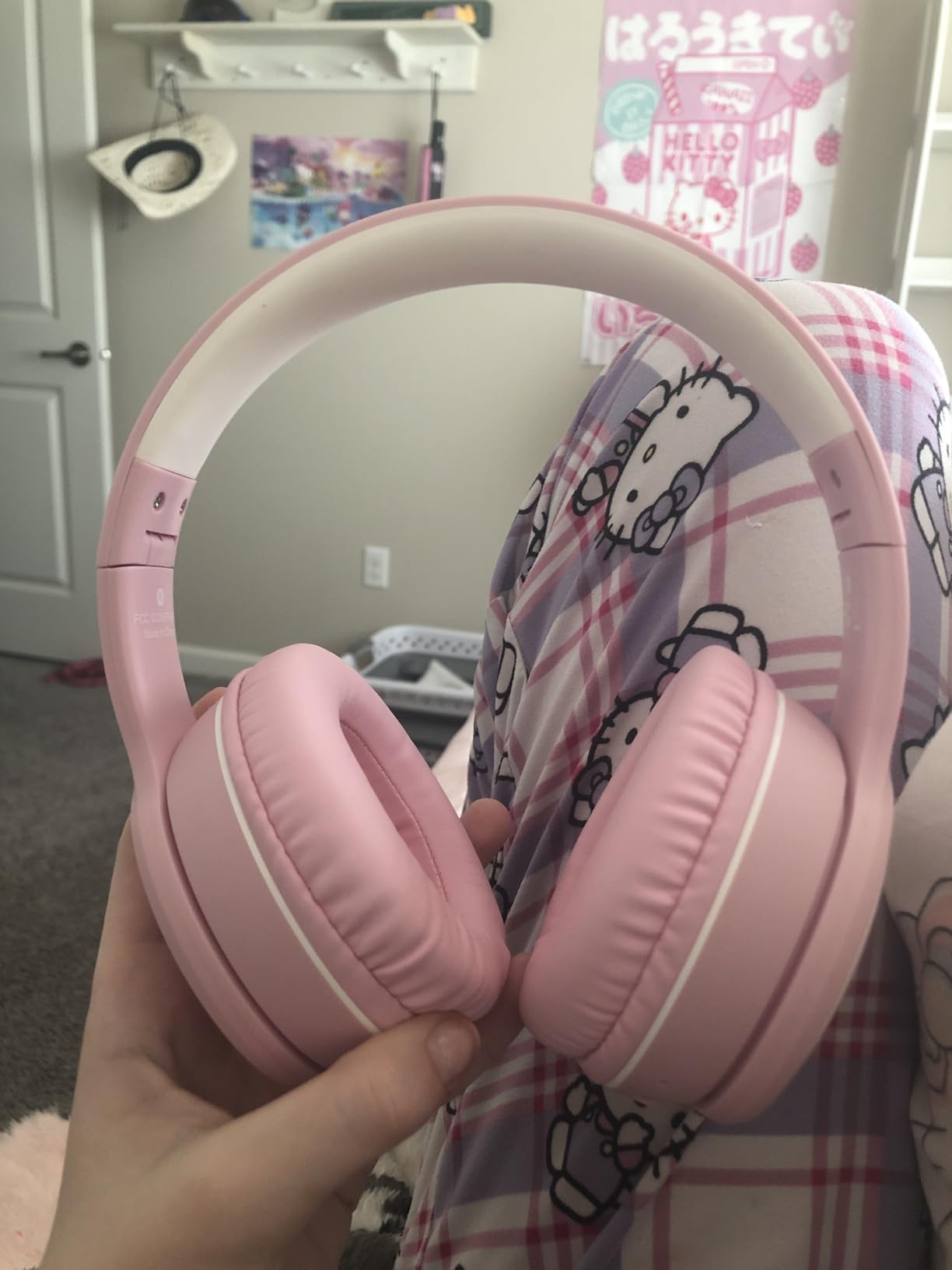 RORSOU B10 Bluetooth Headphones Over Ear, 2 EQ Music Modes(Normal/Bass) and 50H Playtime Wireless Headphones with Mic, Lightweight Folding HiFi Stereo Headset for iPad/Travel/Tablet/PC/Home (Black) - Customer Photo 1