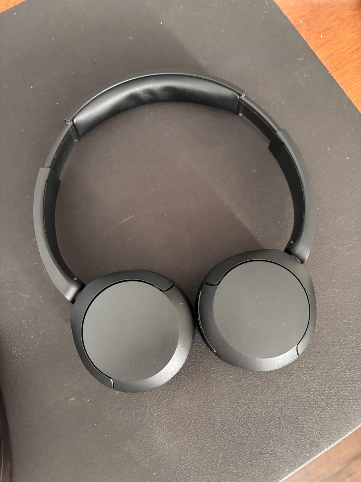 Sony WH-CH520 Wireless Headphones Bluetooth On-Ear Headset with Microphone and up to 50 Hours Battery Life with Quick Charging, Black - Customer Photo 2