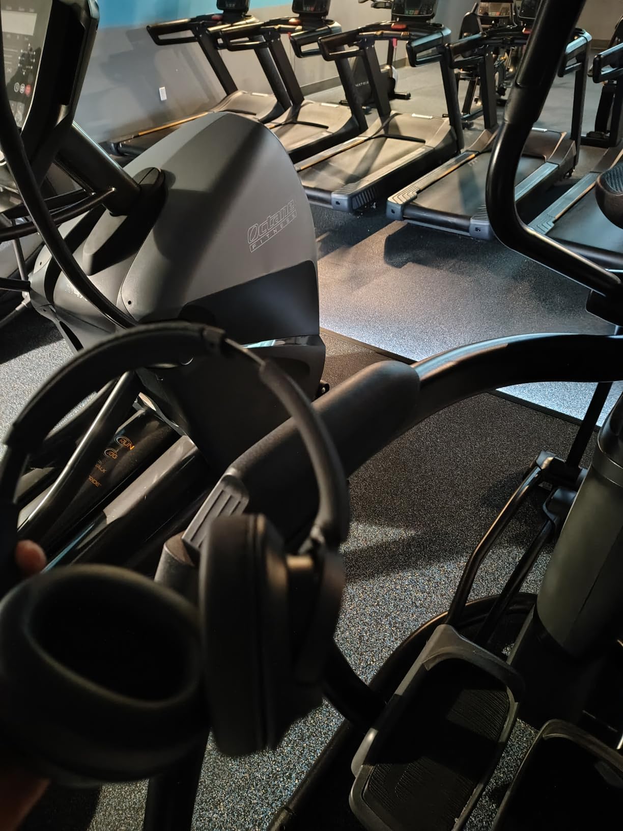 Sony WH-CH720N Noise Canceling Wireless Headphones Bluetooth Over The Ear Headset with Microphone and Alexa Built-in, Black New Customer Review Sony WH-CH720N Noise Canceling Wireless Headphones Bluetooth Over The Ear Headset with Microphone and Alexa Built-in, Black New - Customer Photo 1