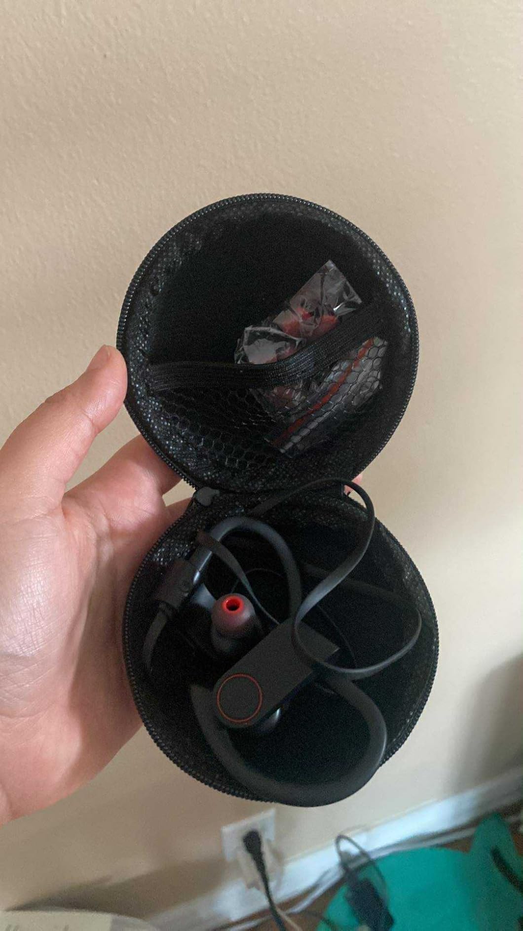 JOYWISE Bluetooth Wireless Headphones 16H Playtime Earbuds with Mic Stereo in-Ear Earphones, IPX7 Waterproof Sports Sound Isolation Headsets for Running, Gym, Workout Customer Review JOYWISE Bluetooth Wireless Headphones 16H Playtime Earbuds with Mic Stereo in-Ear Earphones, IPX7 Waterproof Sports Sound Isolation Headsets for Running, Gym, Workout - Customer Photo 2