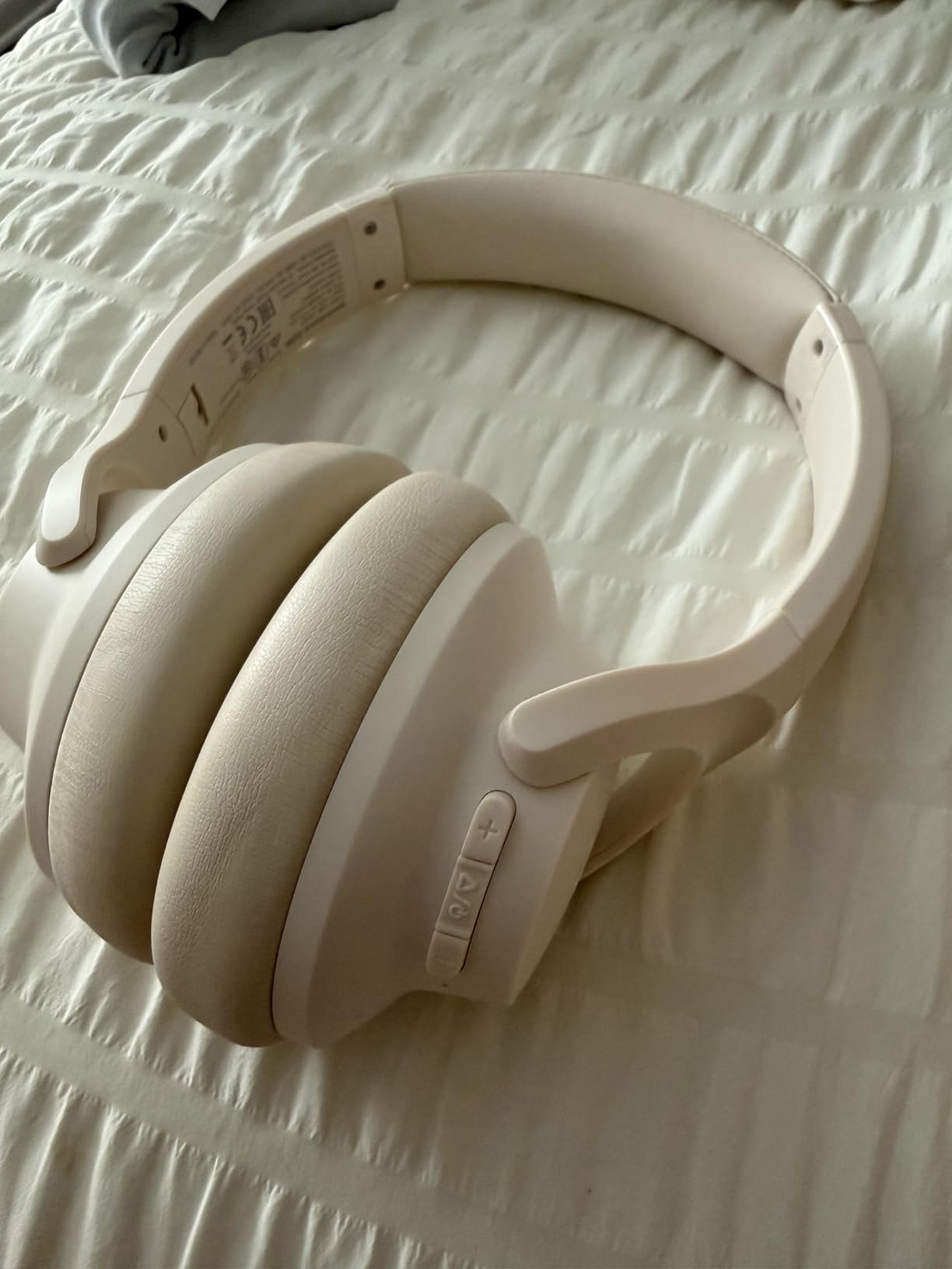 Soundcore by Anker Q20i Hybrid Active Noise Cancelling Headphones, Wireless Over-Ear Bluetooth, 40H Long ANC Playtime, Hi-Res Audio, Big Bass, Customize via an App, Transparency Mode - Customer Photo 5