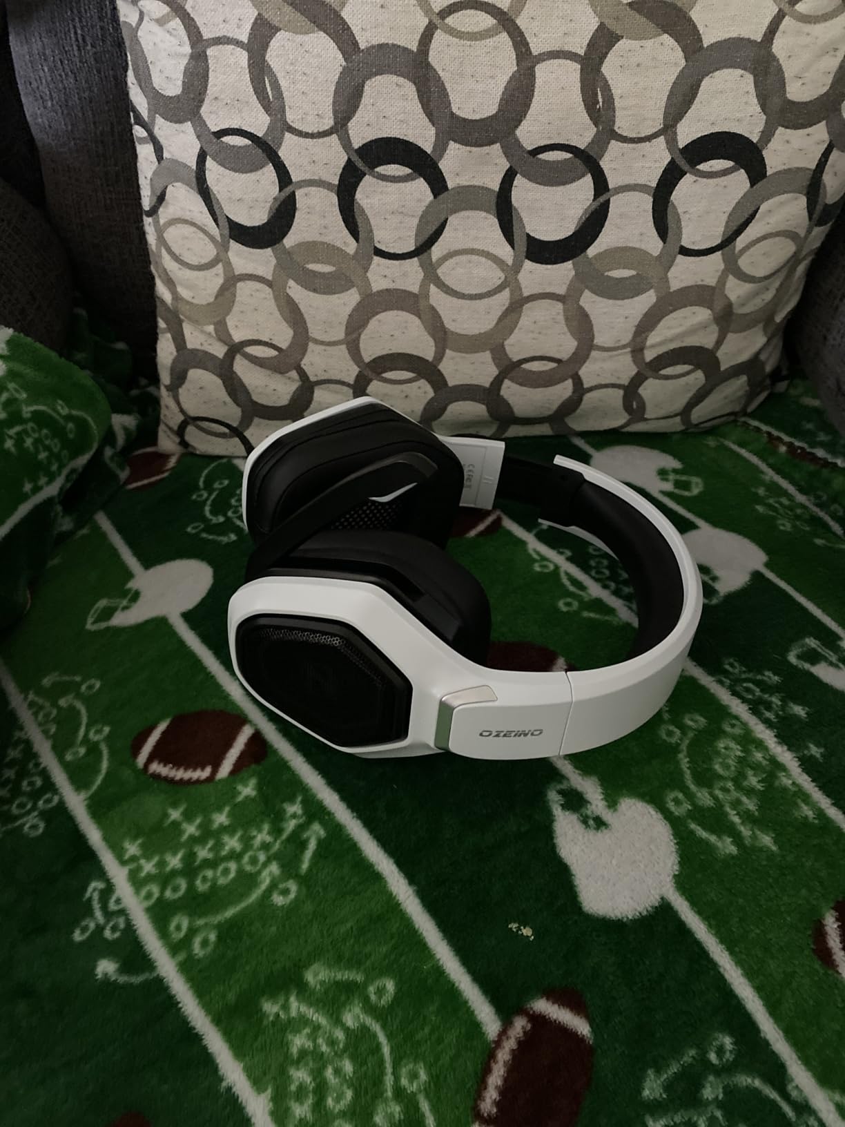 Ozeino 2.4GHz Wireless Gaming Headset for PC, Ps5, Ps4 - Lossless Audio USB & Type-C Ultra Stable Gaming Headphones with Flip Microphone, 40-Hr Battery Gamer Headset for Switch, Laptop, Mobile, Mac customer photo 1