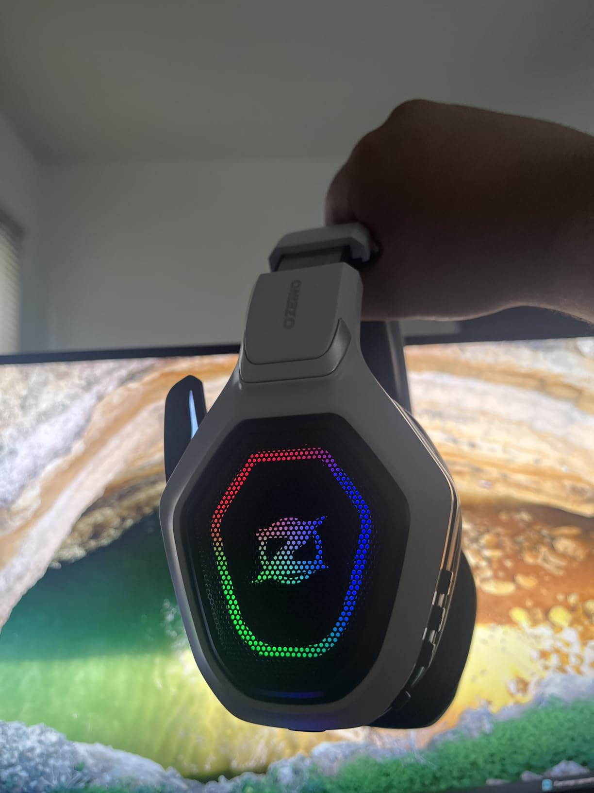 Ozeino 2.4GHz Wireless Gaming Headset for PC, Ps5, Ps4 - Lossless Audio USB & Type-C Ultra Stable Gaming Headphones with Flip Microphone, 40-Hr Battery Gamer Headset for Switch, Laptop, Mobile, Mac customer photo 2