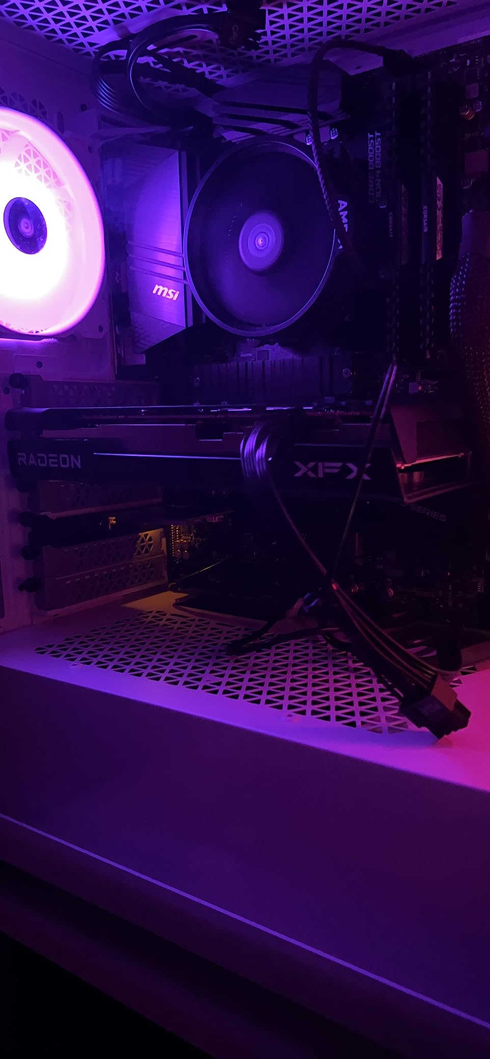 XFX Speedster SWFT210 Radeon RX 7600 Graphics Card with 8GB GDDR6 HDMI 3xDP, AMD RDNA 3 - Customer Photo 1