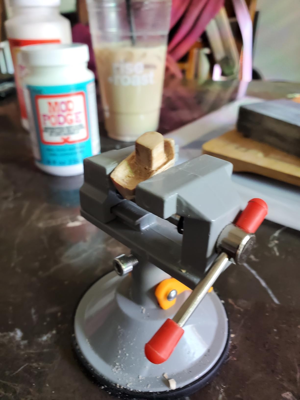 Yakamoz Mini Bench Vise 360 Degree Suction Vise Small Table Vice Clamp Workbench Vise for Jewelry Making DIY Wood Craft Carving Breads Drilling Bed Tool - Customer Photo 3