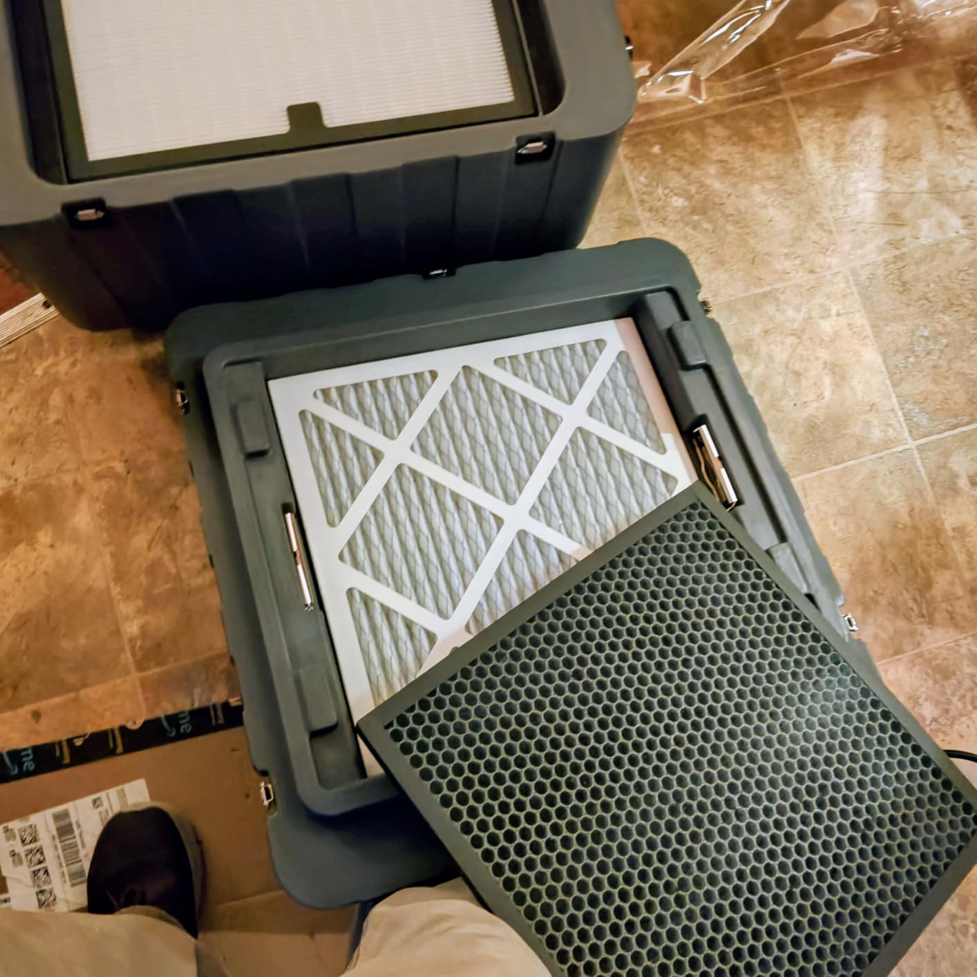 VEVOR Air Scrubber with 3-Stage Filtration, Stackable Negative Air Machine 550 CFM, Air Cleaner with MERV10, Carbon, H13 HEPA, for Home, Industrial and Commercial Use customer photo 1