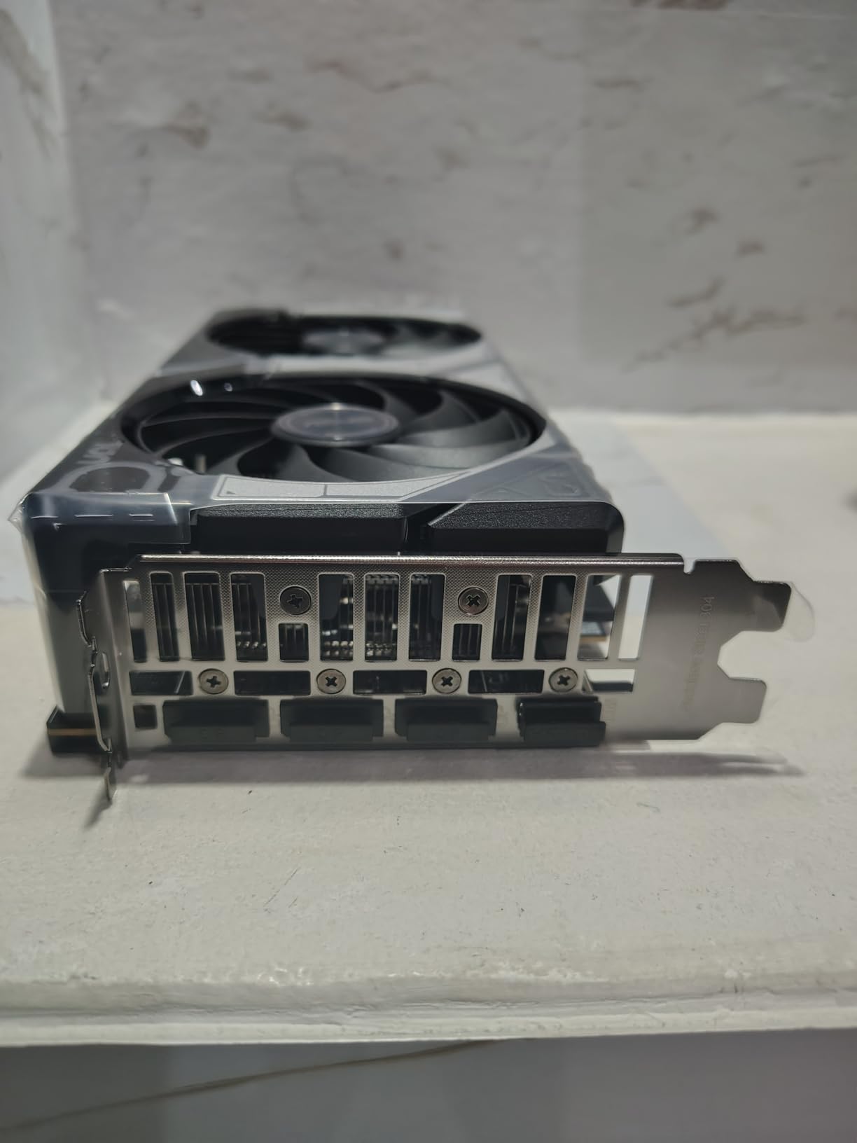 ASUS Dual GeForce RTX™ 4060 OC Edition 8GB GDDR6 (PCIe 4.0, 8GB GDDR6, DLSS 3, HDMI 2.1a, DisplayPort 1.4a, 2.5-Slot Design, Axial-tech Fan Design, 0dB Technology, and More) - Customer Photo 1