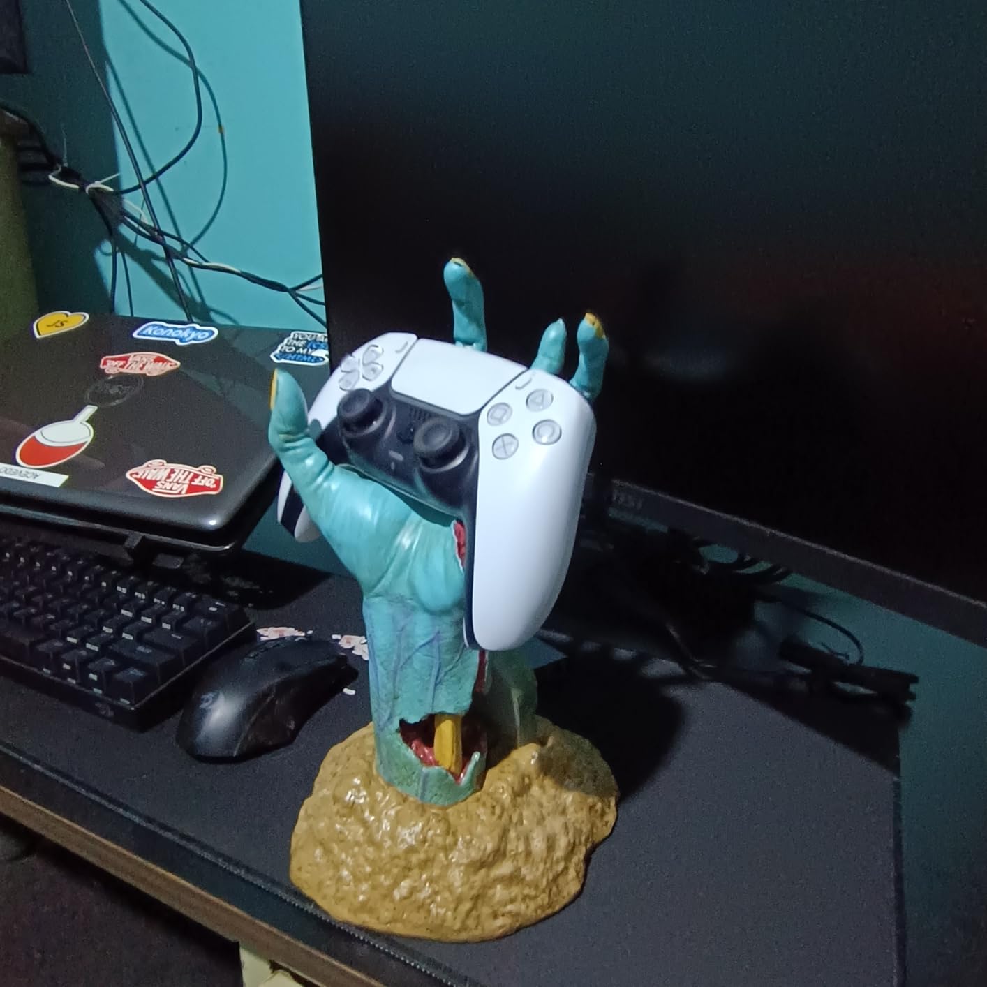 Gaming Controller Holder One More Life | Controller Holder Figure | Headphone Stand & Controller | Gaming Accessories for Desk | Gamer Gifts | Halloween Decorations - Customer Photo 2