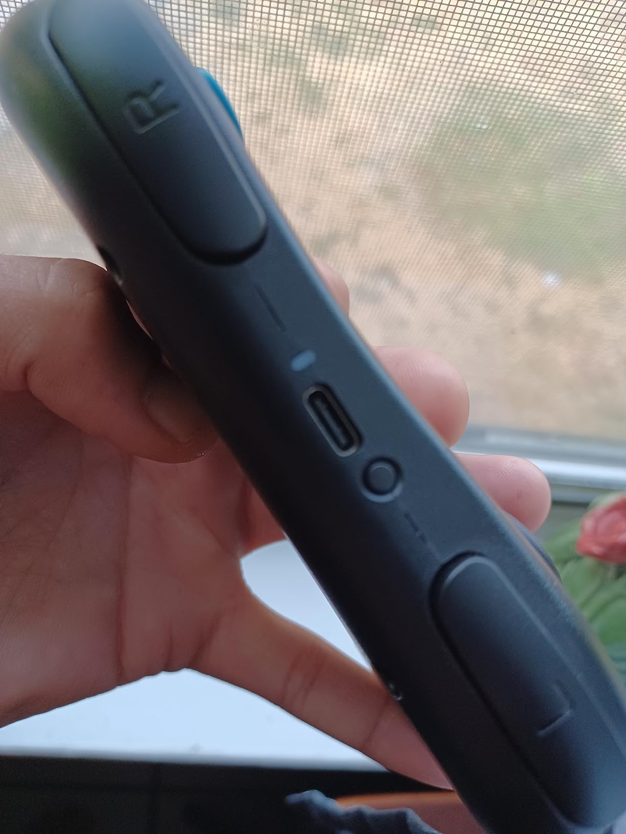 8Bitdo NEOGEO Wireless Controller for Windows, Android, and NEOGEO mini with Classic Click-Style Joystick - Officially Licensed by SNK (Black Edition) Customer Review 8Bitdo NEOGEO Wireless Controller for Windows, Android, and NEOGEO mini with Classic Click-Style Joystick - Officially Licensed by SNK (Black Edition) - Customer Photo 2