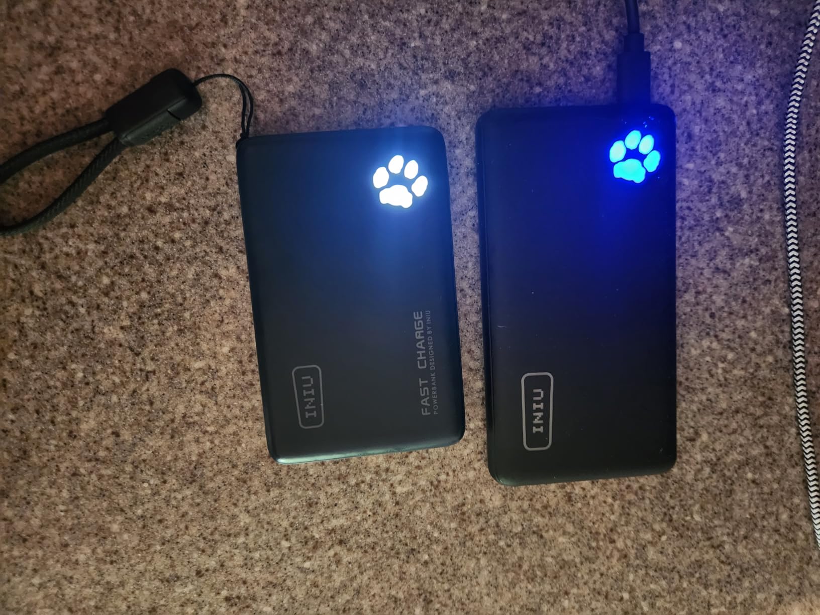 INIU Portable Charger, Ultra Slim 45W Fast Charging with Attached USB C Cable, Flight-Safe 10000mAh PD Power Bank Battery Pack, Travel Essential Phone Powerbank for iPhone 17 16 Samsung S25 Google etc customer photo 2