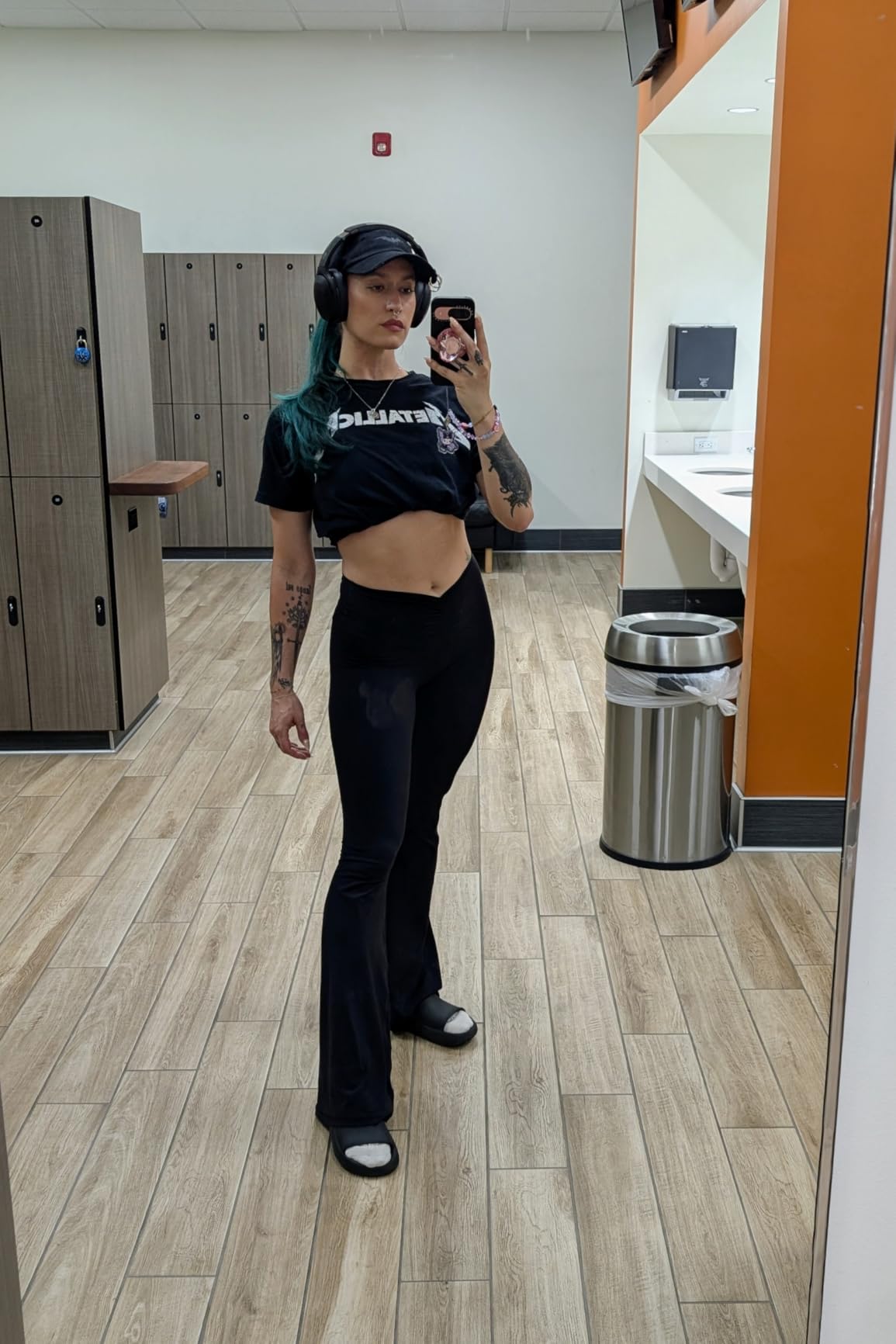 Skullcandy Crusher Evo Wireless Bluetooth Headphones with Extra USB-C Charging Cable, Multi-Sensory Bass, Noise Isolating Over-Ear Fit, 40 Hours Battery, Microphone for iPhone Android - True Black Customer Review Skullcandy Crusher Evo Wireless Bluetooth Headphones with Extra USB-C Charging Cable, Multi-Sensory Bass, Noise Isolating Over-Ear Fit, 40 Hours Battery, Microphone for iPhone Android - True Black - Customer Photo 1