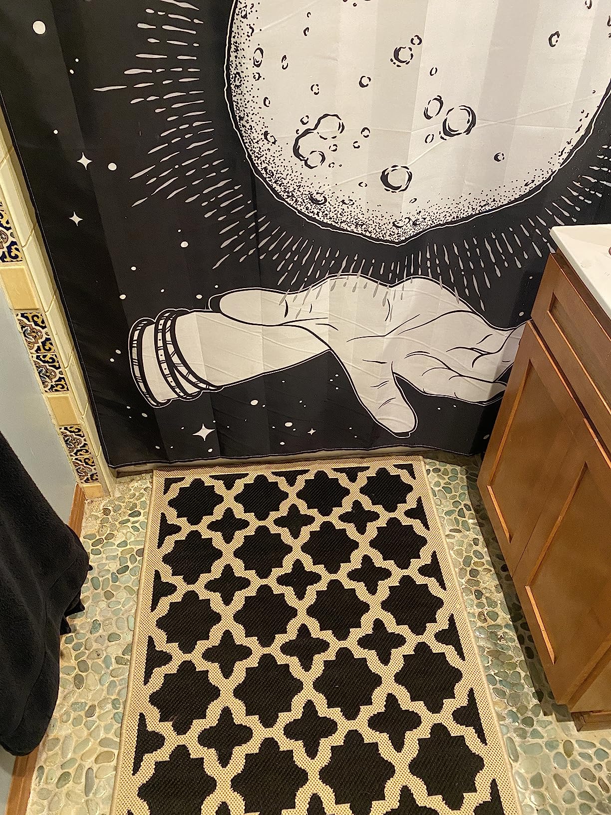 Eureka Bagless Canister Vacuum Cleaner, Lightweight Vac for Carpets and Hard Floors, Silver with Black, NEN180 - Customer Photo 1