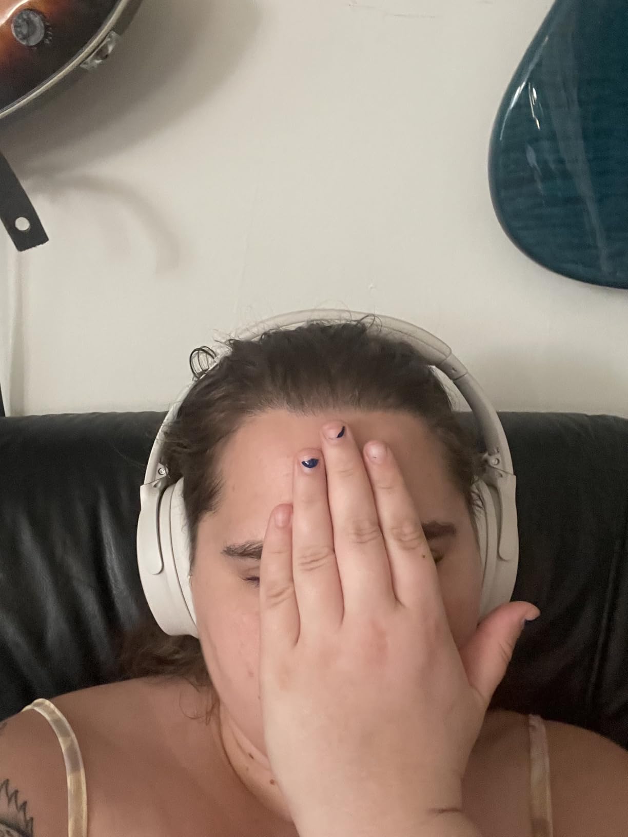 Bose QuietComfort Bluetooth Headphones, Wireless Headphones with Active Over Ear Noise Cancelling and Mic, Deep Bass, Up to 24 Hours of Playtime, Black Customer Review Bose QuietComfort Bluetooth Headphones, Wireless Headphones with Active Over Ear Noise Cancelling and Mic, Deep Bass, Up to 24 Hours of Playtime, Black - Customer Photo 2